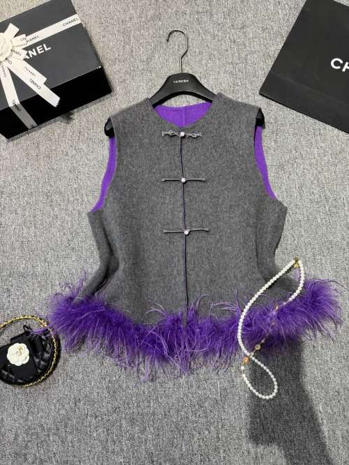 Stylish Color Block Ostrich Feather Cashmere Vest with Chinese Button Decor 1 Stylish Color Block Ostrich Feather Cashmere Vest with Chinese Button Decor