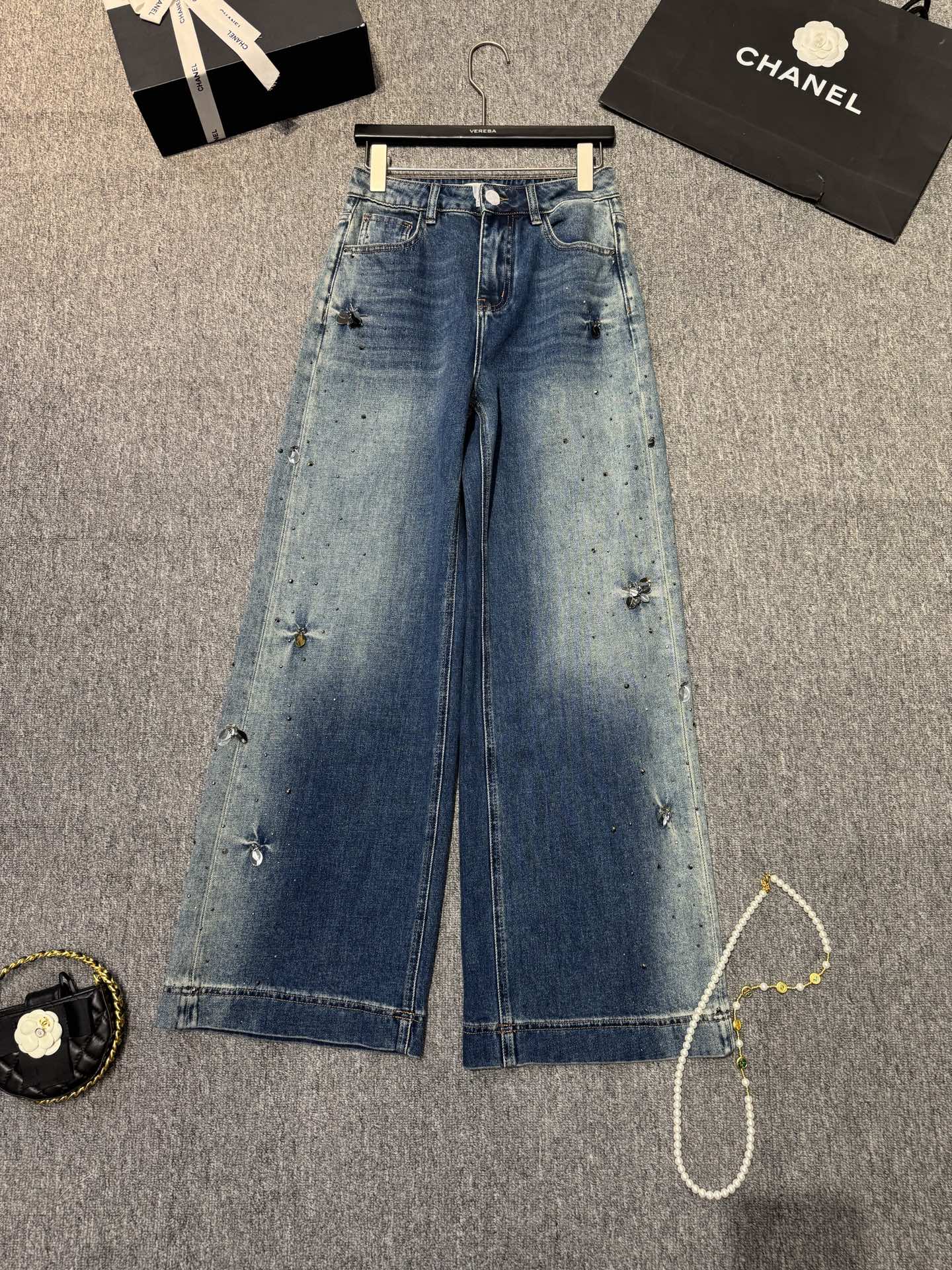 Elegant Rhinestone Embellished Wide Leg Jeans - Chic and Comfortable Style