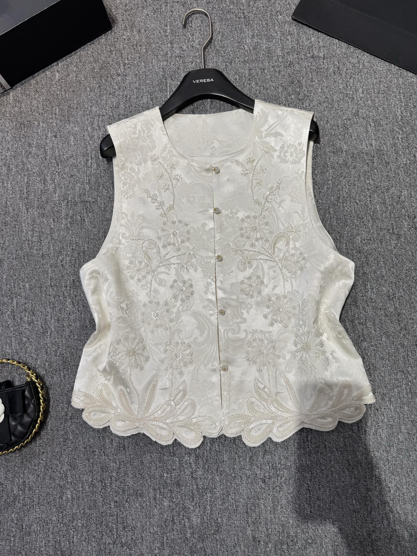 _dk09sLyjvBdG_3rpCiyZHCNwHhGZAxw-wlRoryw