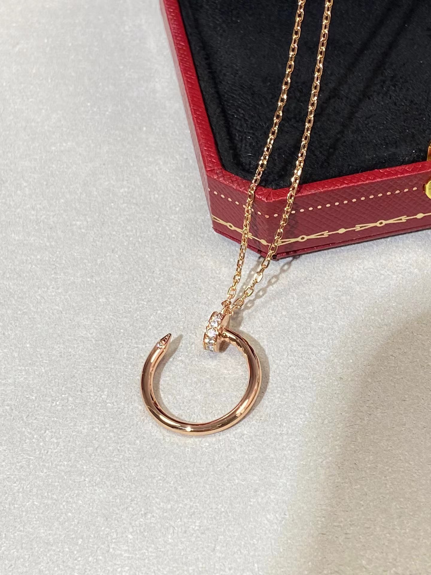 Nail Motif Diamond Pendant Necklace - Comprehensive 4