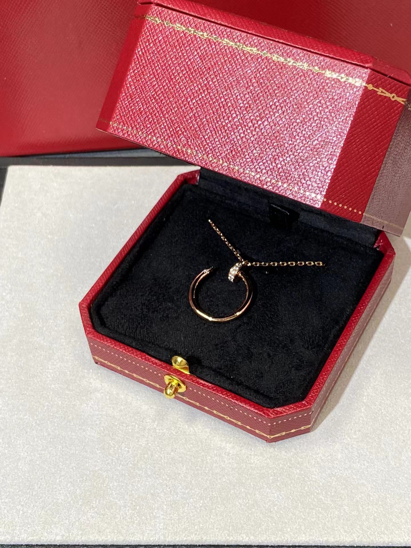 Nail Motif Diamond Pendant Necklace - Comprehensive 8