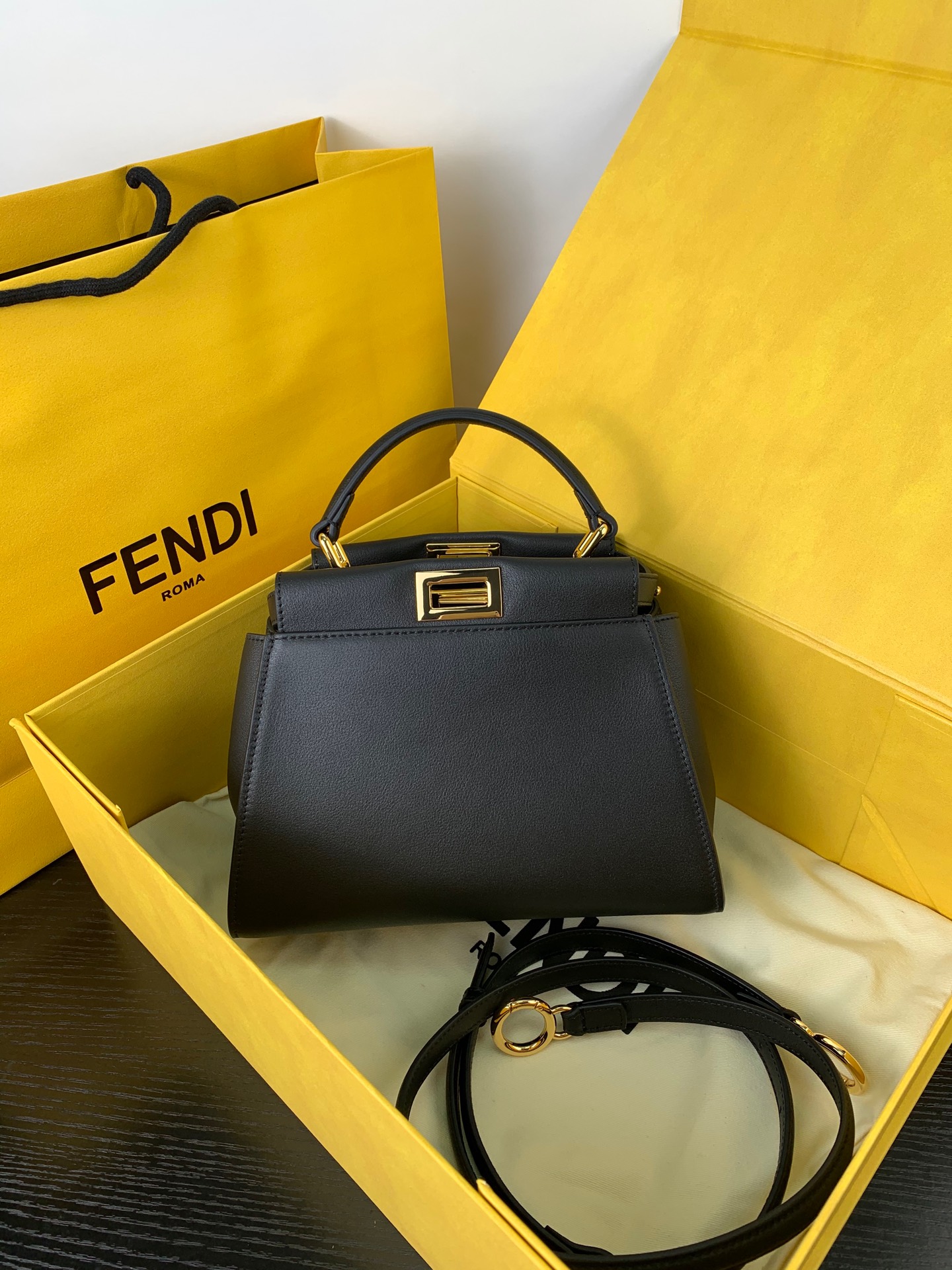 In stock ✔️ The little monster is back 📢📢📣 Love this bag so much, it's super cute~ Made of calf leather with sheepskin lining ✨✨ A stylish and versatile commuter bag, style number 88N245, size 23 x 18 x 11. image 1