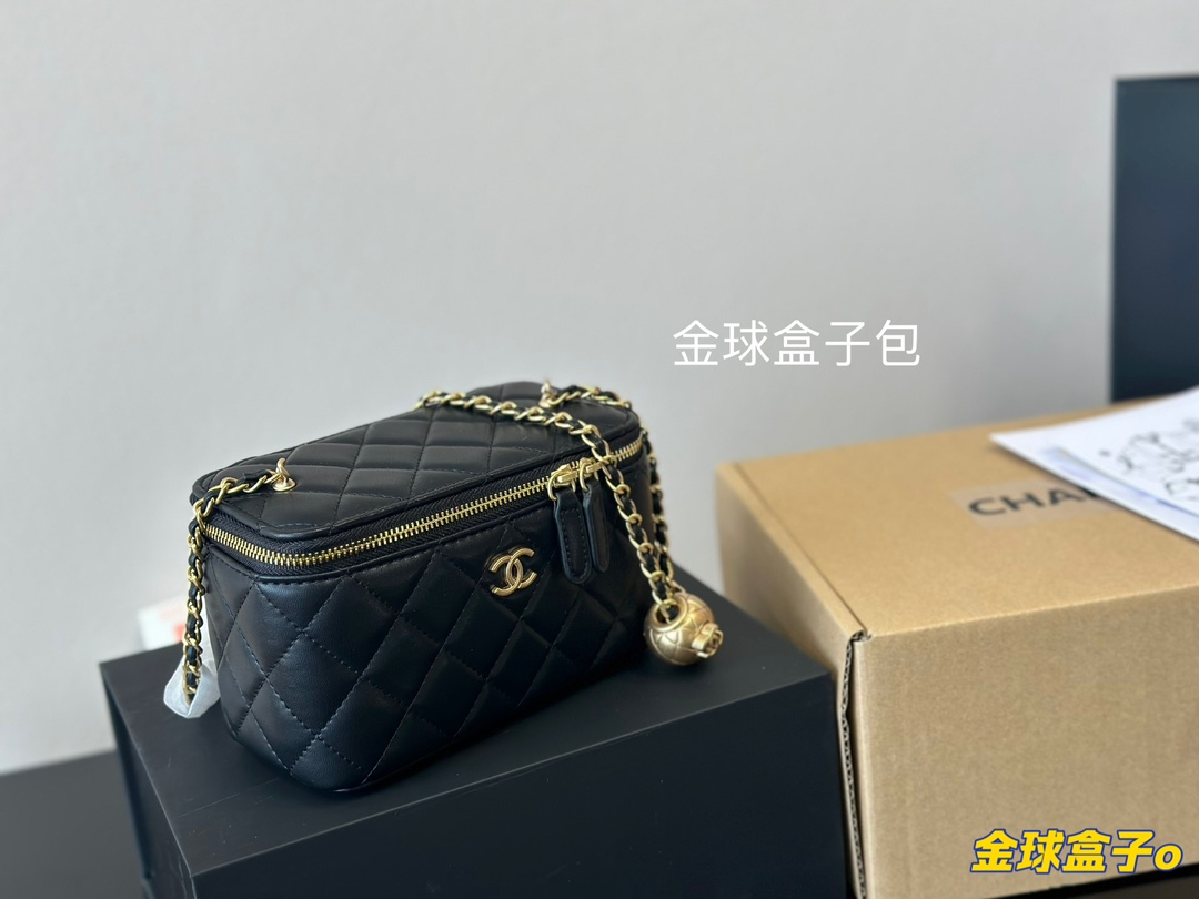 Chanel Crossbody & Shoulder Bags cheap online Best Designer