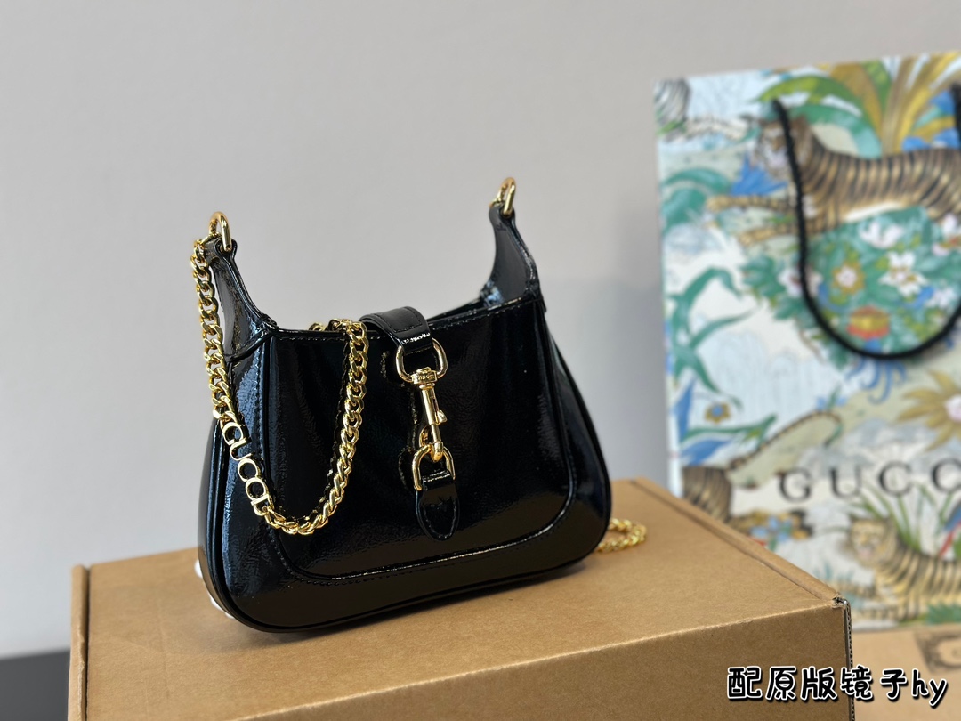 Gucci Jackie Notte Handbag by SabatoDe: New Design with Classic Confidence