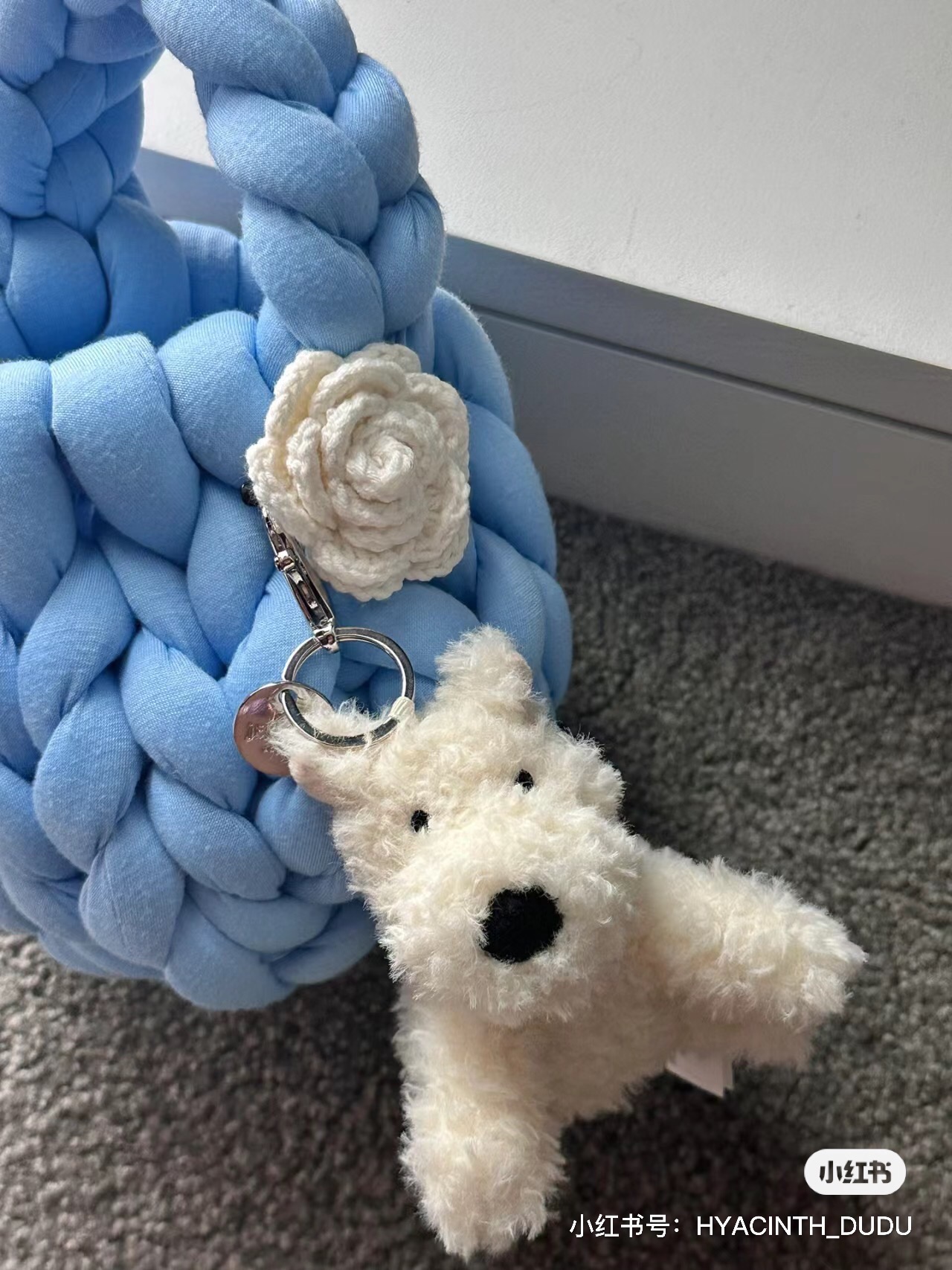 A soft and cute little white one, even EE's heart feels soft when she se - Comprehensive 4