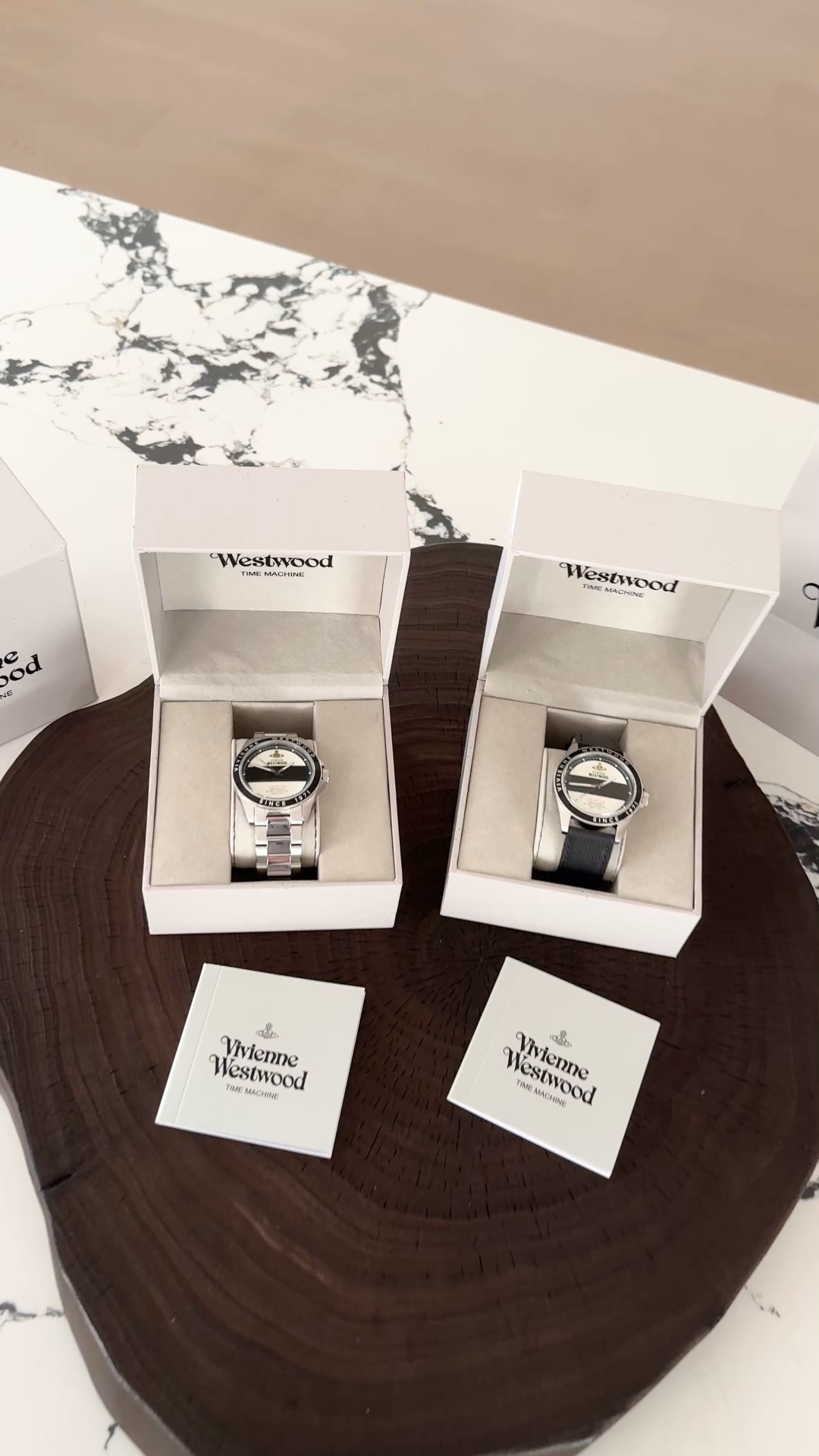 Bring a watch case and handbag - Watch