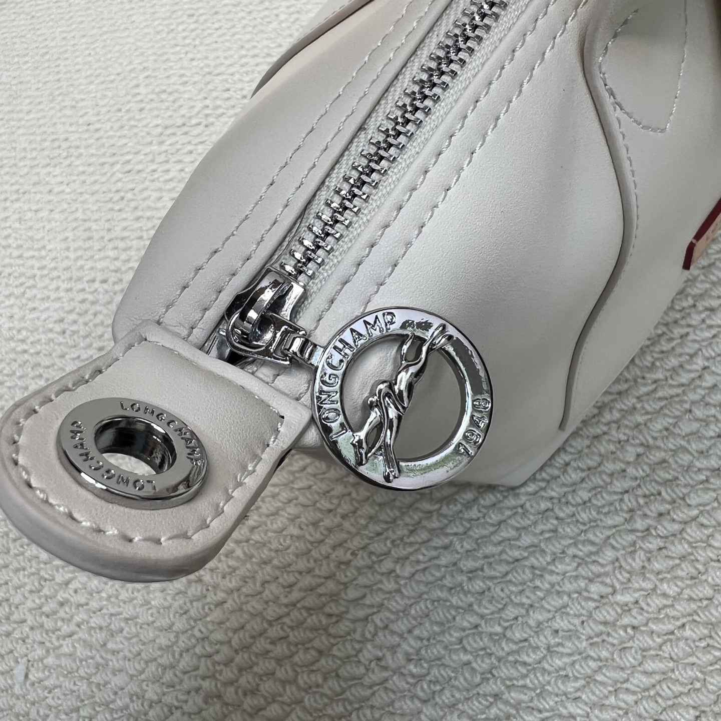 Longchamp ～纸张白小号尺寸26*16*23