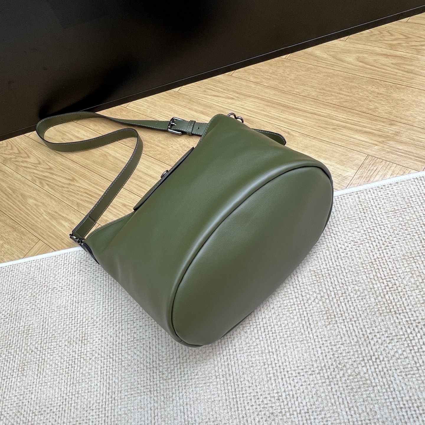 Longchamp 冷杉色 尺寸：25.5*24*16CM