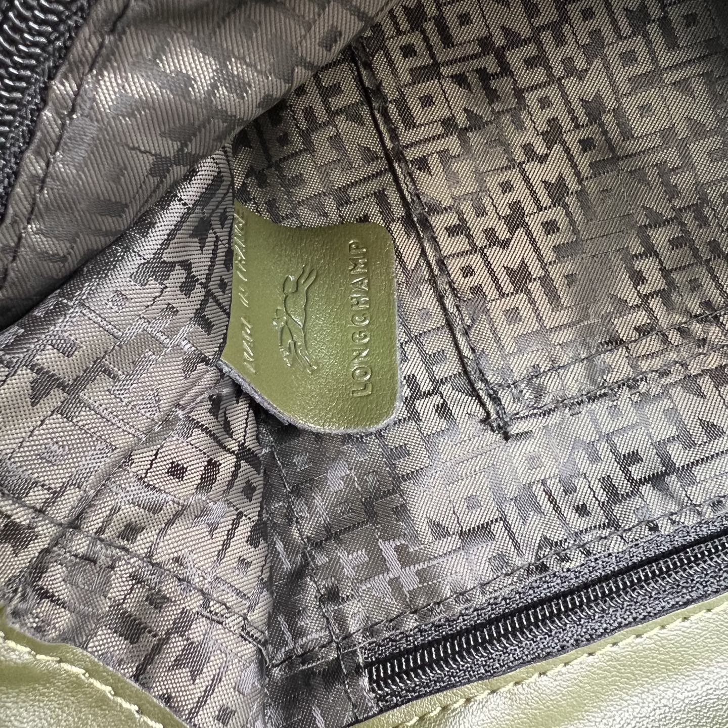 Longchamp 冷杉色 尺寸：25.5*24*16CM