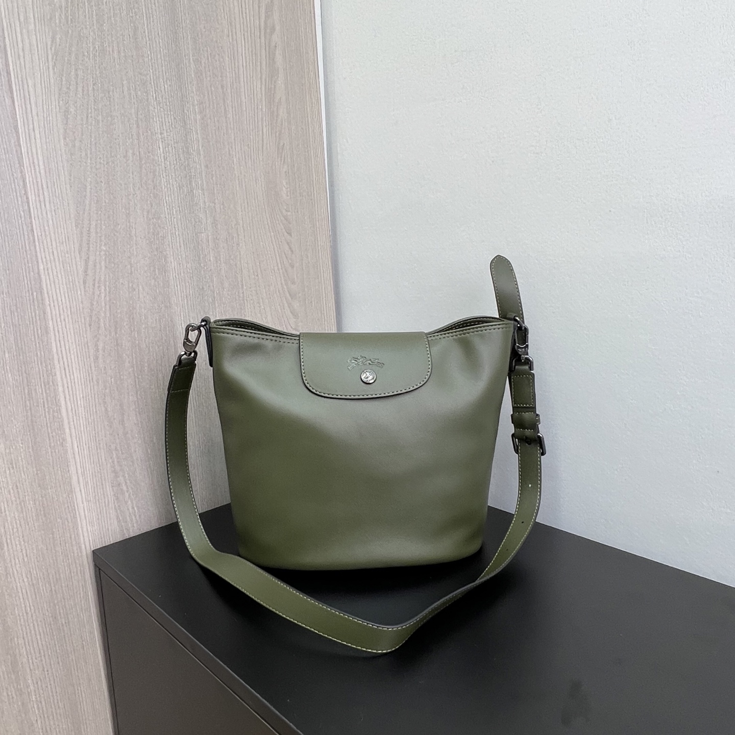 Longchamp 冷杉色 尺寸：25.5*24*16CM