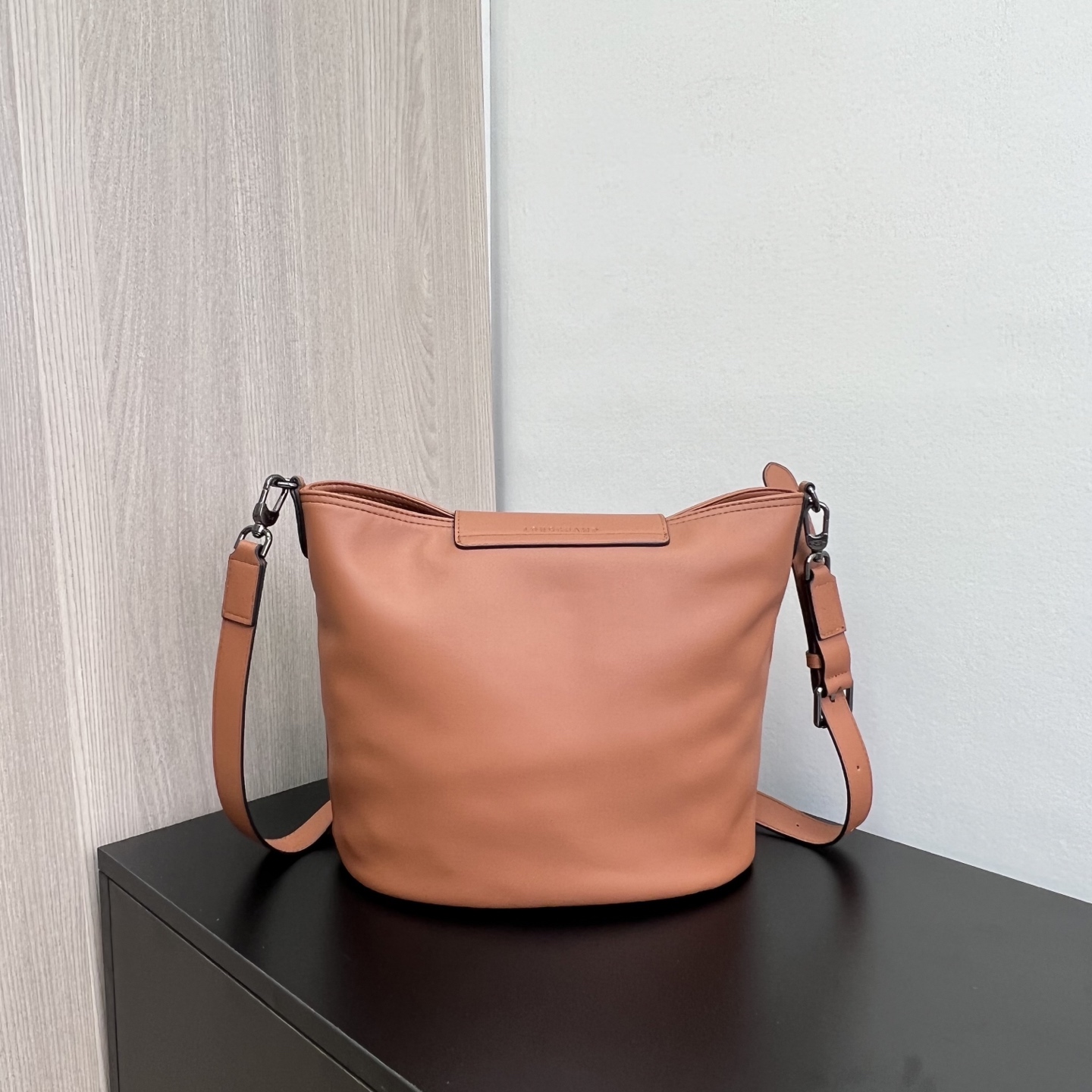 Longchamp 焦糖色 尺寸：25.5*24*16CM