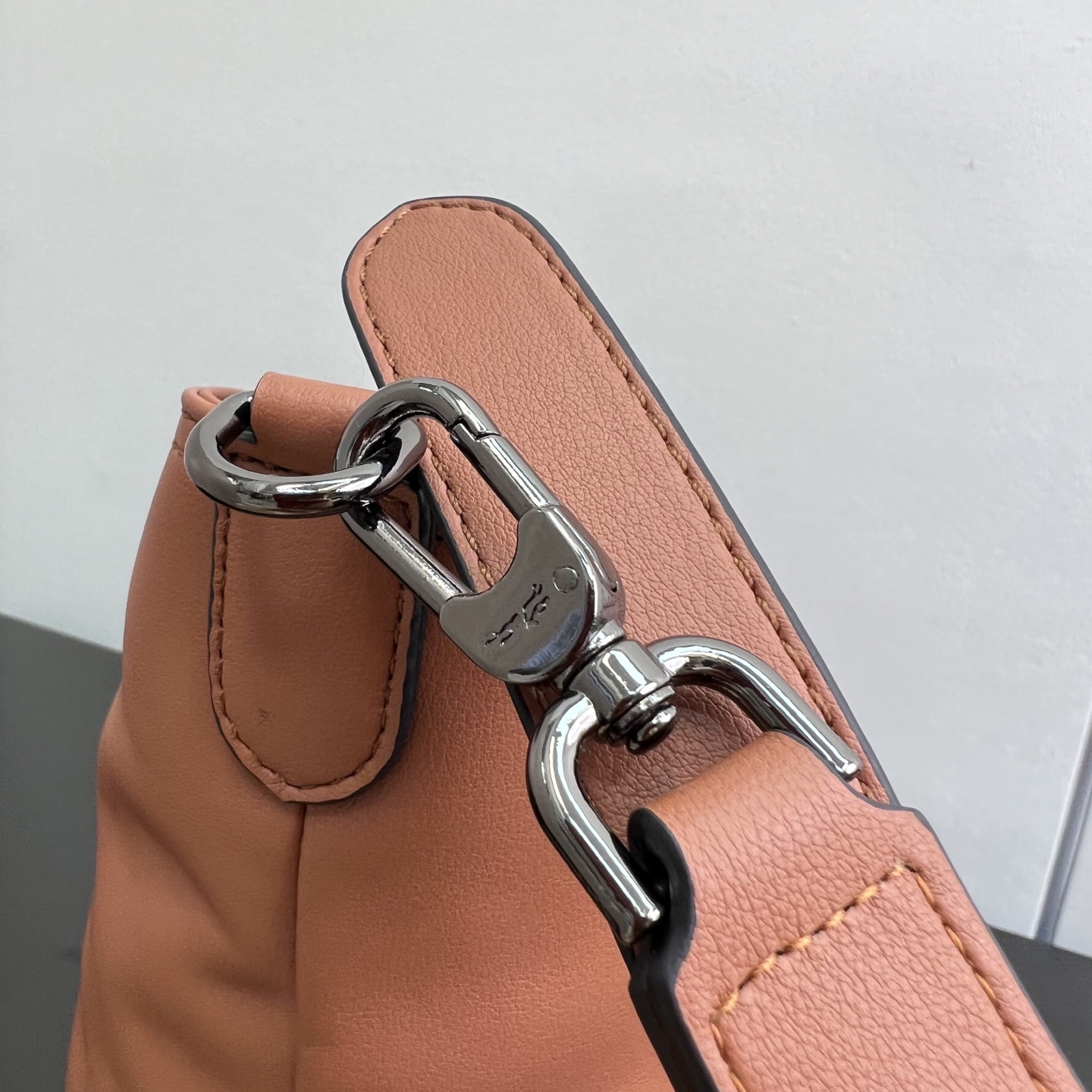 Longchamp 焦糖色 尺寸：25.5*24*16CM