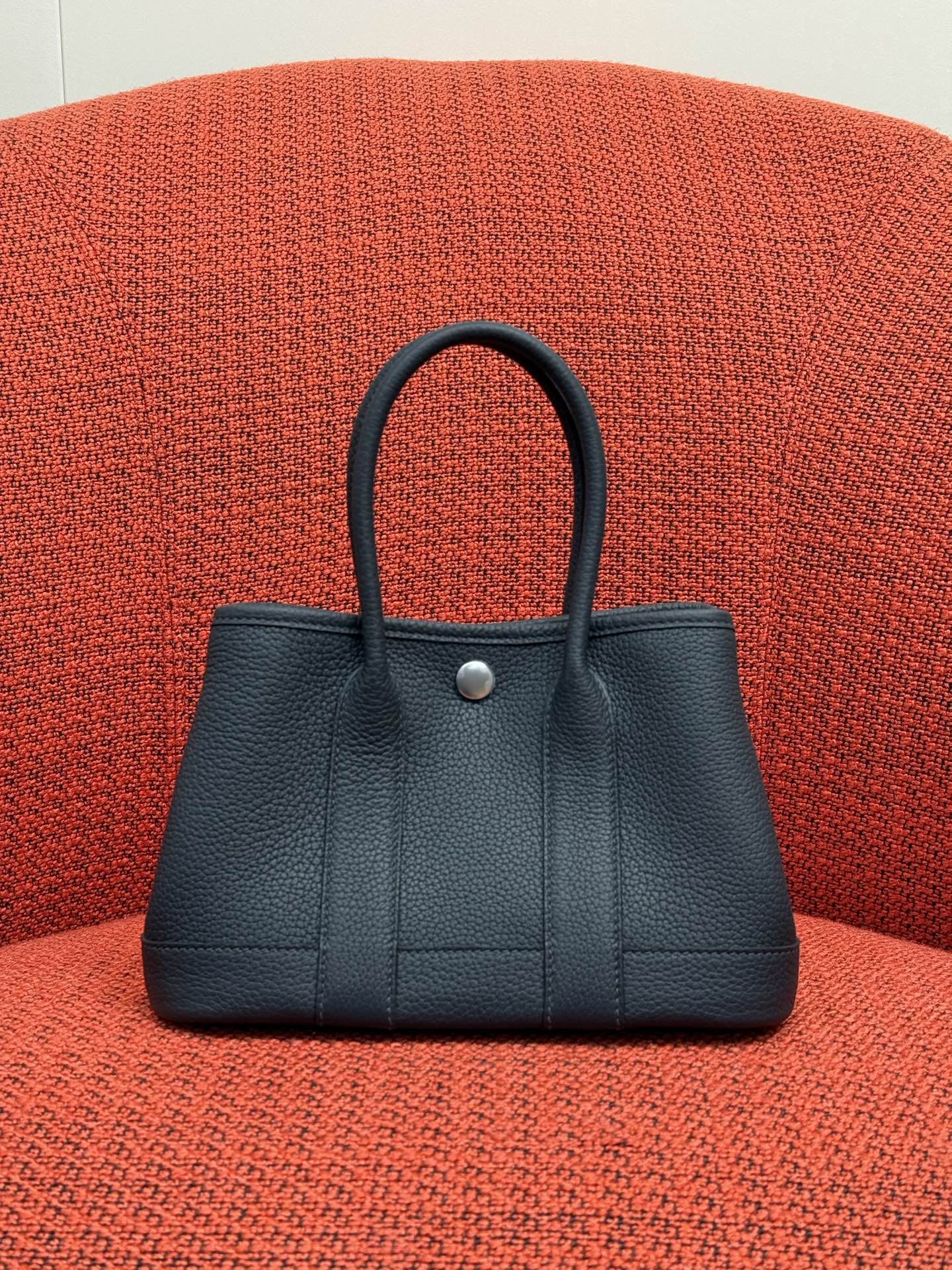 NO:919459,The latest garden bag Neo (mini) garden full leather size 23x16x10 Ntogo leather wax thread matching handmade craftsmanship midnight blue, Hermes, hermes, Hermes,19860909最新款花园包 Neo（mini）garden 全皮款 尺寸23x16x10 Ntogo皮 蜡线对版 手工工艺 午夜蓝,爱马仕,hermes,Hermes,,Bag