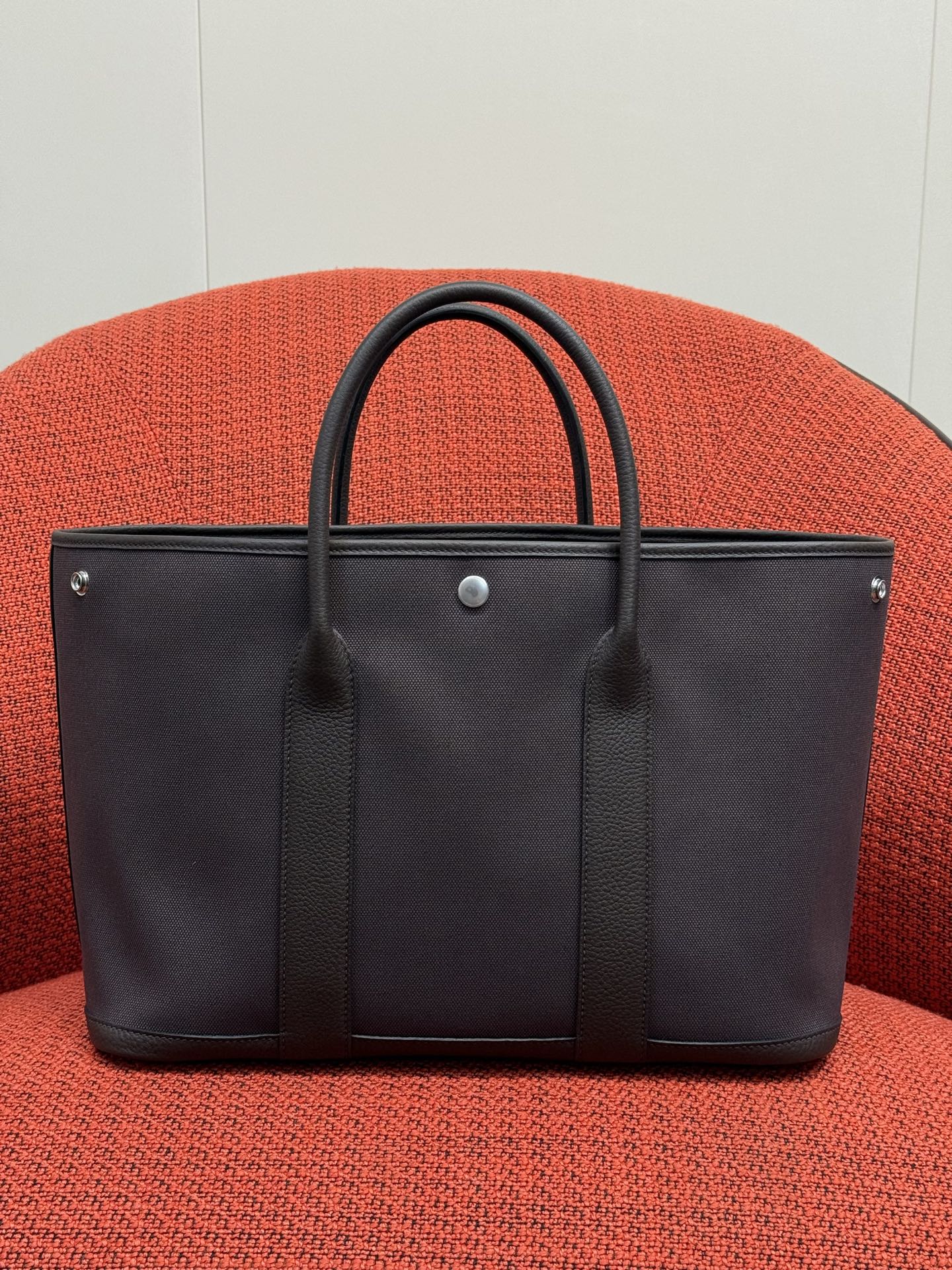 NO:812042,Ebony color denim cloth Garden arty garden bag 36CM size NTogo with military cloth hand-stitched essential first choice for casual commuting, Hermes, hermes, Hermes,19860909乌木色粗纹布 Garden arty 花园包36CM 尺寸 NTogo拼军用布 手工缝制 休闲通勤出行必备首选,爱马仕,hermes,Hermes,,Bag