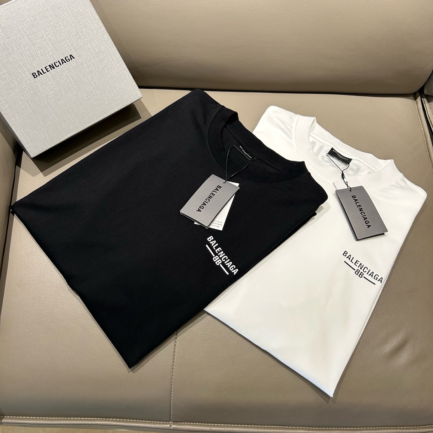 Balenciaga Printed Crewneck T-Shirt | BLCG BLNCG Tees Tops 2 i1749020356534 7149 0 1
