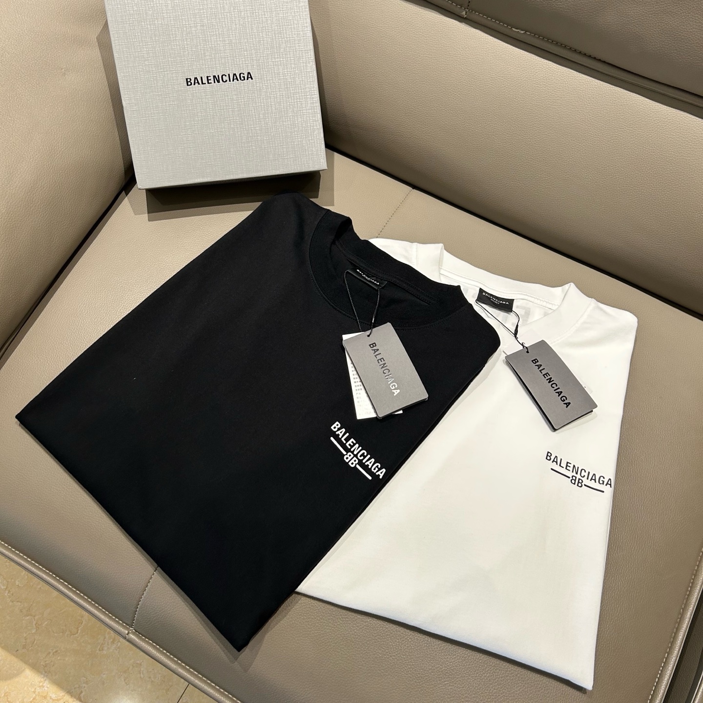 Balenciaga Printed Crewneck T-Shirt | BLCG BLNCG Tees Tops 4 i1749020356803 5845 0 3