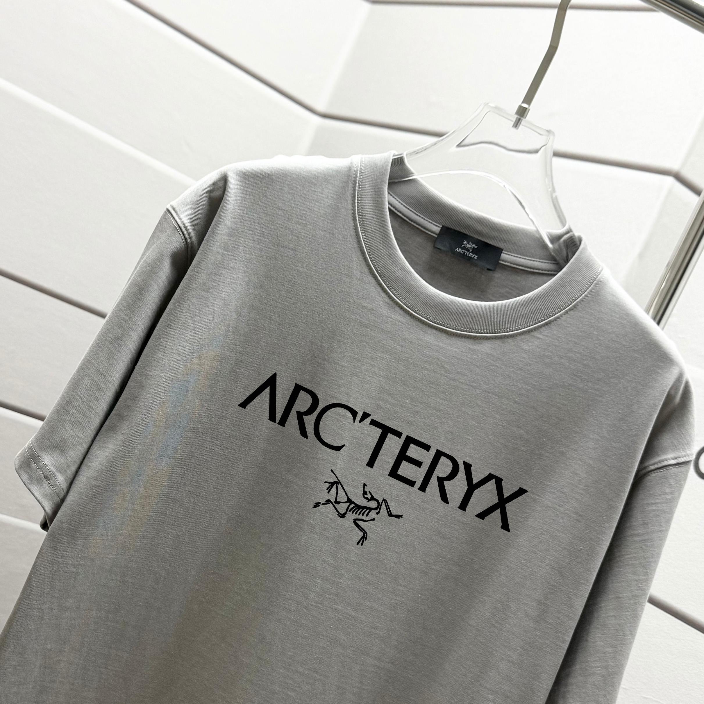 Arc'teryx Camiseta de Manga Corta con Logo Estampado para Hombre y Mujer 4 a1746252757040 4417