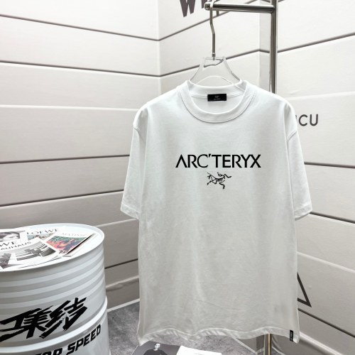 חולצת Arc'Teryx קצרת שרוול עם לוגו מודפס- נוחות לגברים ונשים 1 חולצת Arc’Teryx קצרת שרוול עם לוגו מודפס- נוחות לגברים ונשים
