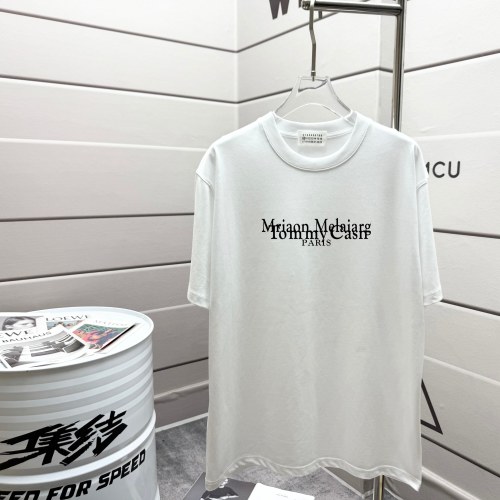 MM6 Maison Margiela Printed T-Shirt - Stylish, Versatile Unisex Top 1 MM6 Maison Margiela Printed T-Shirt – Stylish, Versatile Unisex Top