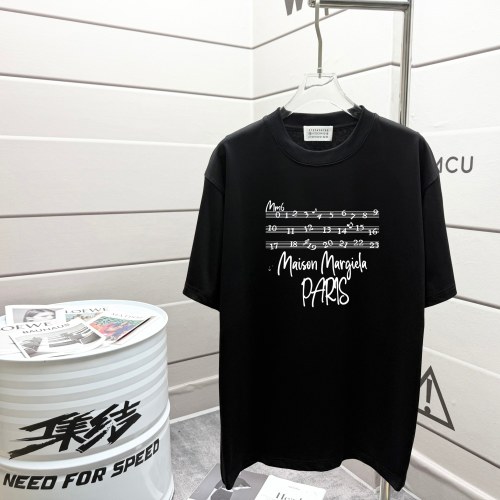MM6 Maison Margiela Paris Camiseta de Manga Corta con Estampado Musical 13 MM6 Maison Margiela Paris Camiseta de Manga Corta con Estampado Musical