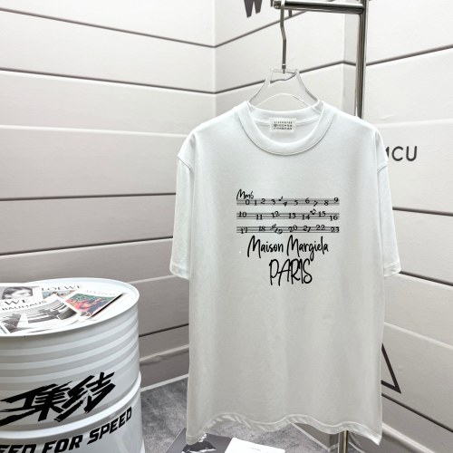 חולצת טי שירט Maison Margiela Paris בעיצוב ייחודי - אופנת רחוב טרנדית 1 חולצת טי שירט Maison Margiela Paris בעיצוב ייחודי – אופנת רחוב טרנדית