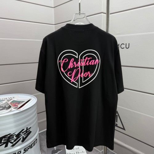 Dior 2025 S/S Black Cotton T-Shirt with CD Heart Logo, Unisex Style 1 Dior 2025 S/S Black Cotton T-Shirt with CD Heart Logo, Unisex Style