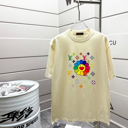 Louis Vuitton 2025 Spring/Summer Runway T-Shirt with Colorful Print 1 Louis Vuitton 2025 Spring/Summer Runway T-Shirt with Colorful Print