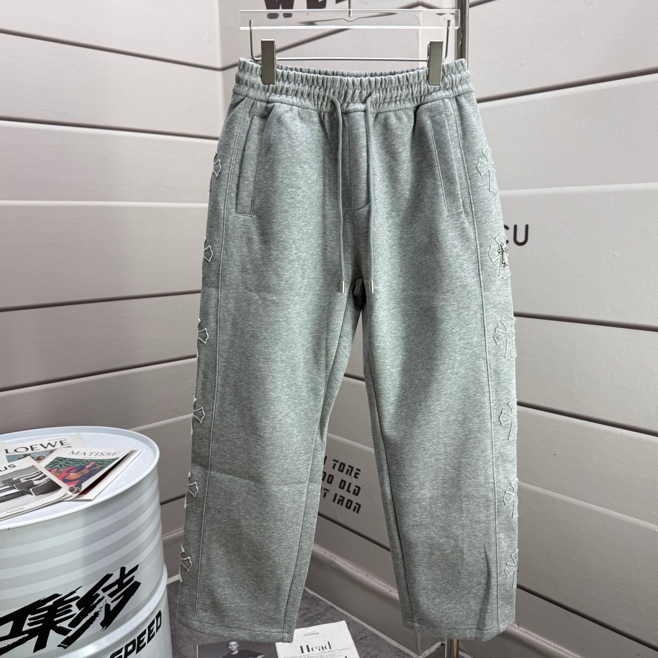 PJCY＃💰295 Chrome Hearts* 2꯭0꯭2꯭5秋款裤子上新 绣花休闲直简卫裤 男女同款 克罗星 面料采用380克高密双面华面定制面料 不变形 不缩水 立体垂感爆表 颜色：黑色 灰色 尺码：M-XXXL