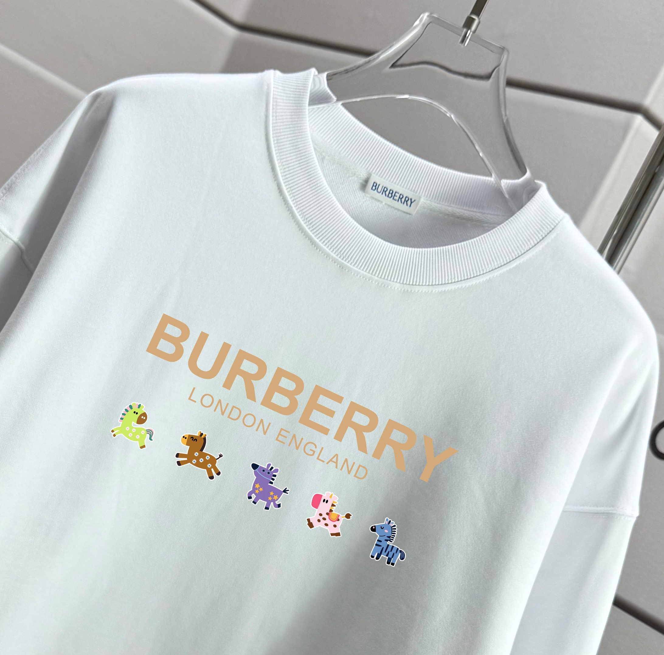 Burberry ＃ BBR巴宝莉2025秋季圆领新款卫衣