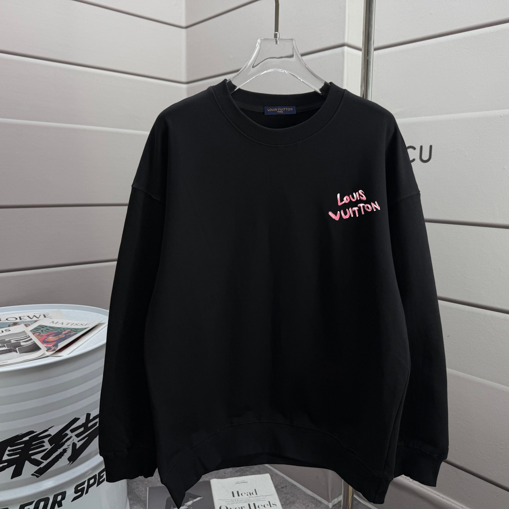 לוי ויטון 2025 חולצת חופשת עם הדפסים – למגנדר ולנשים!