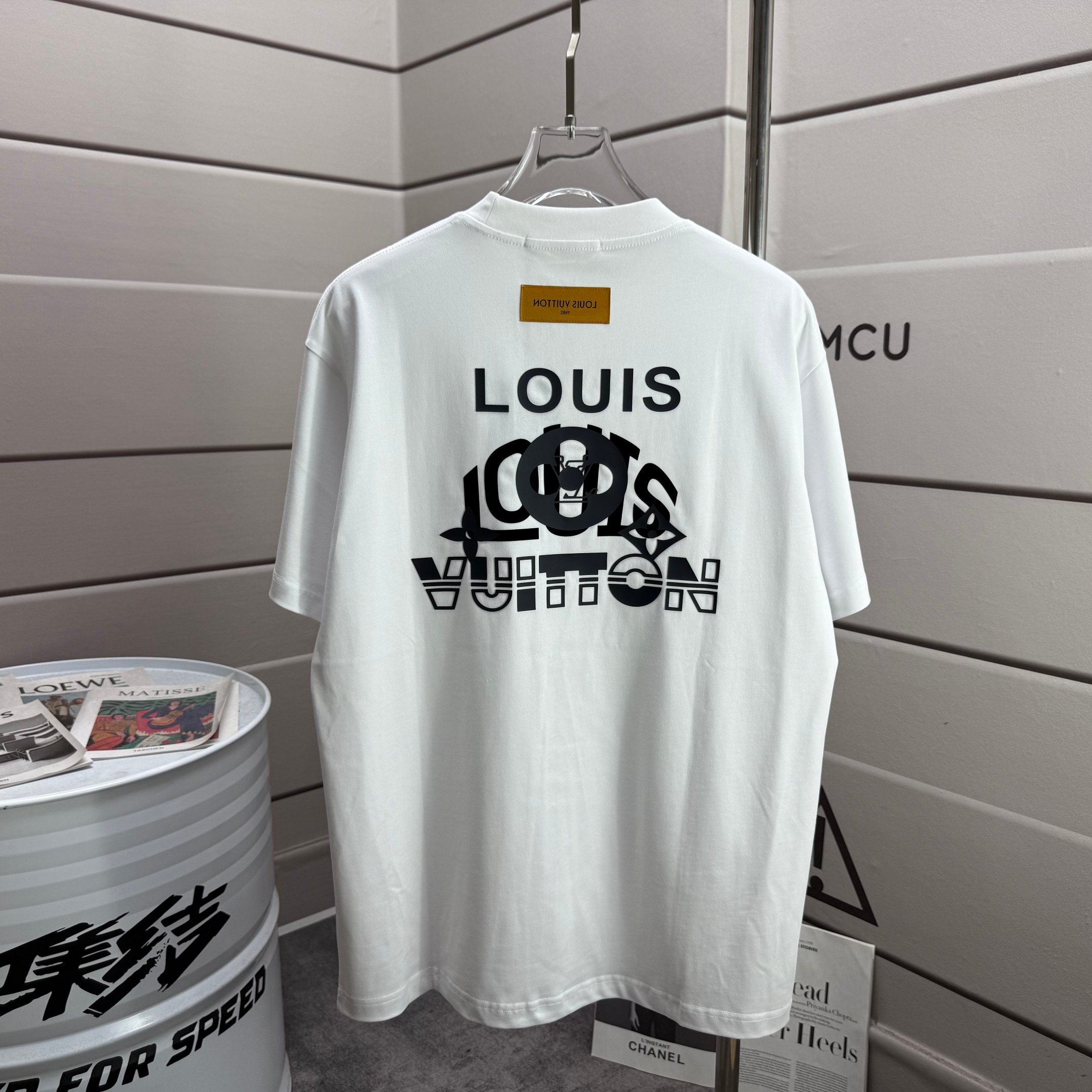 P80 1v Louis * 2025 primavera y verano nuevo estilo Clásico letra en V grande Diseño de silicona de placa gruesa tridim…