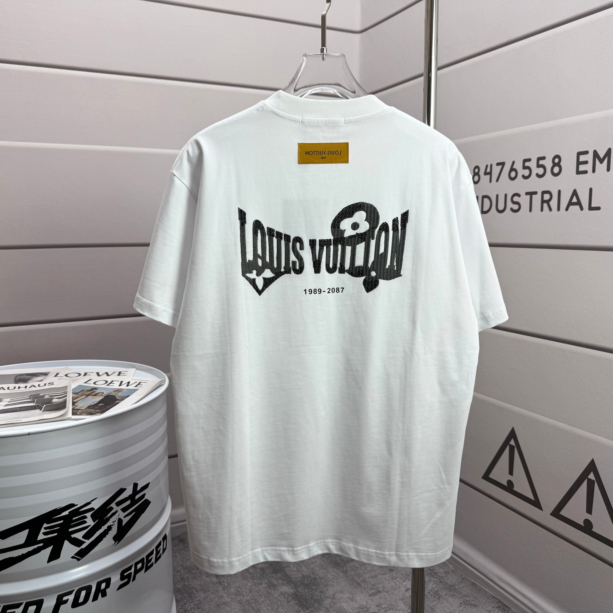 P80 1v Louis * 2025 primavera y verano nuevo estilo Clásico gran letra V parche tridimensional bordado diseño de diaman…