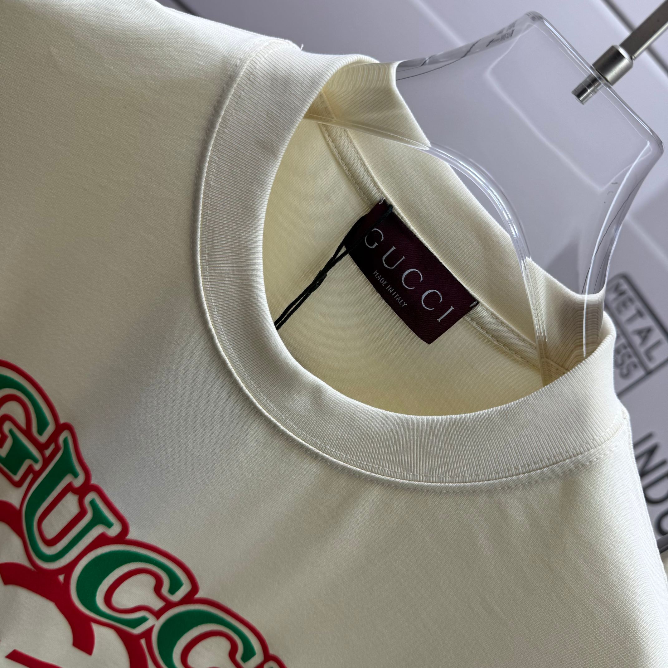 Gucci # Gu* 古驰*2026春夏新款 双G胸前Gucci字母立体拼色植绒 短袖T恤 定制双纱平纹纯棉面料