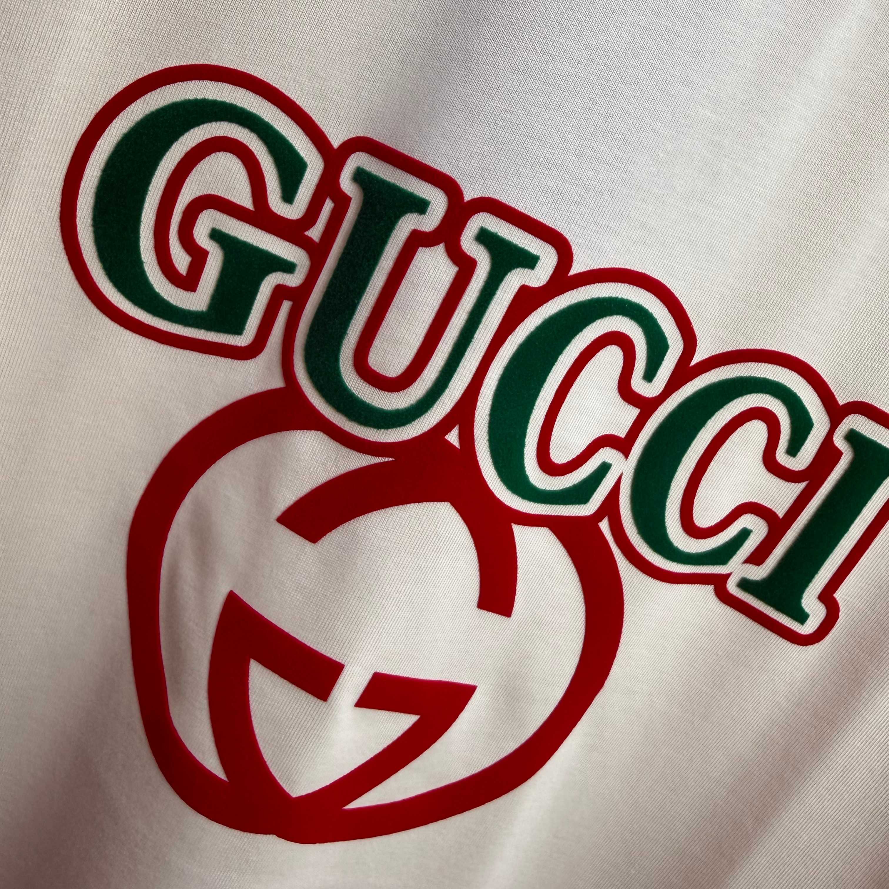 Gucci # Gu* 古驰*2026春夏新款 双G胸前Gucci字母立体拼色植绒 短袖T恤 定制双纱平纹纯棉面料
