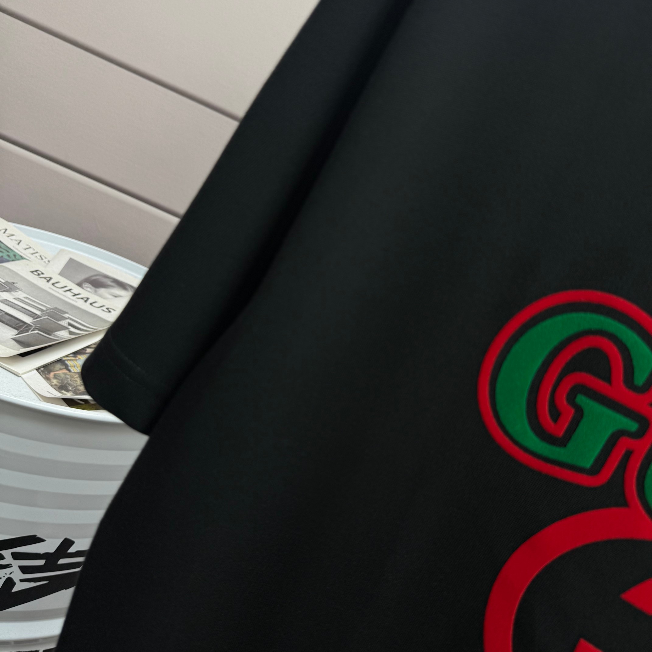 Gucci # Gu* 古驰*2026春夏新款 双G胸前Gucci字母立体拼色植绒 短袖T恤 定制双纱平纹纯棉面料