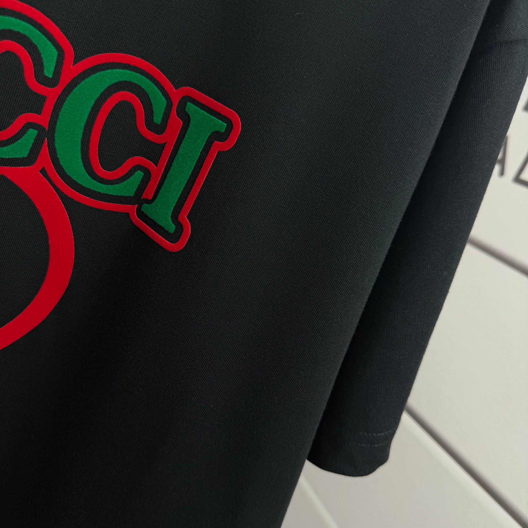 Gucci # Gu* 古驰*2026春夏新款 双G胸前Gucci字母立体拼色植绒 短袖T恤 定制双纱平纹纯棉面料