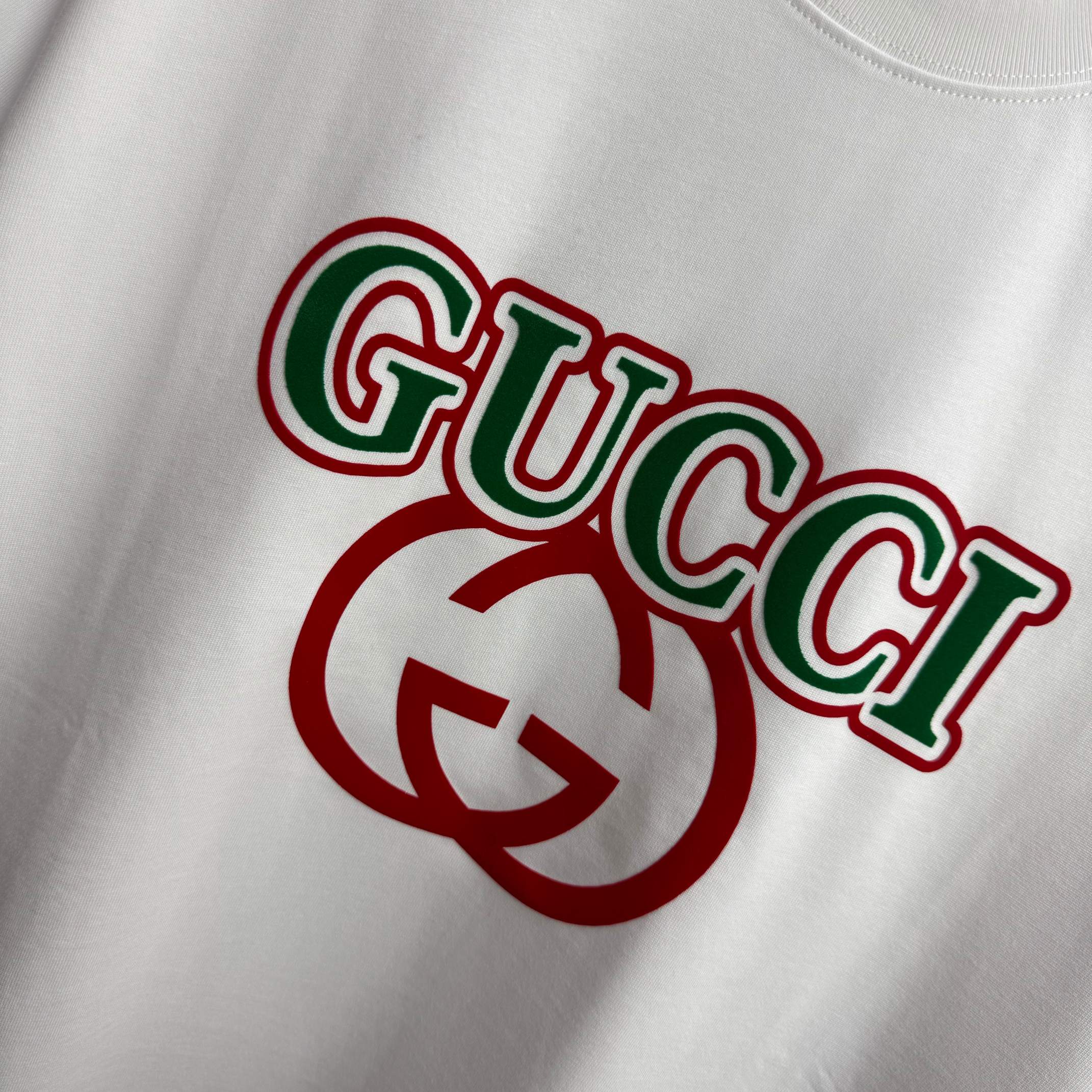 Gucci # Gu* 古驰*2026春夏新款 双G胸前Gucci字母立体拼色植绒 短袖T恤 定制双纱平纹纯棉面料