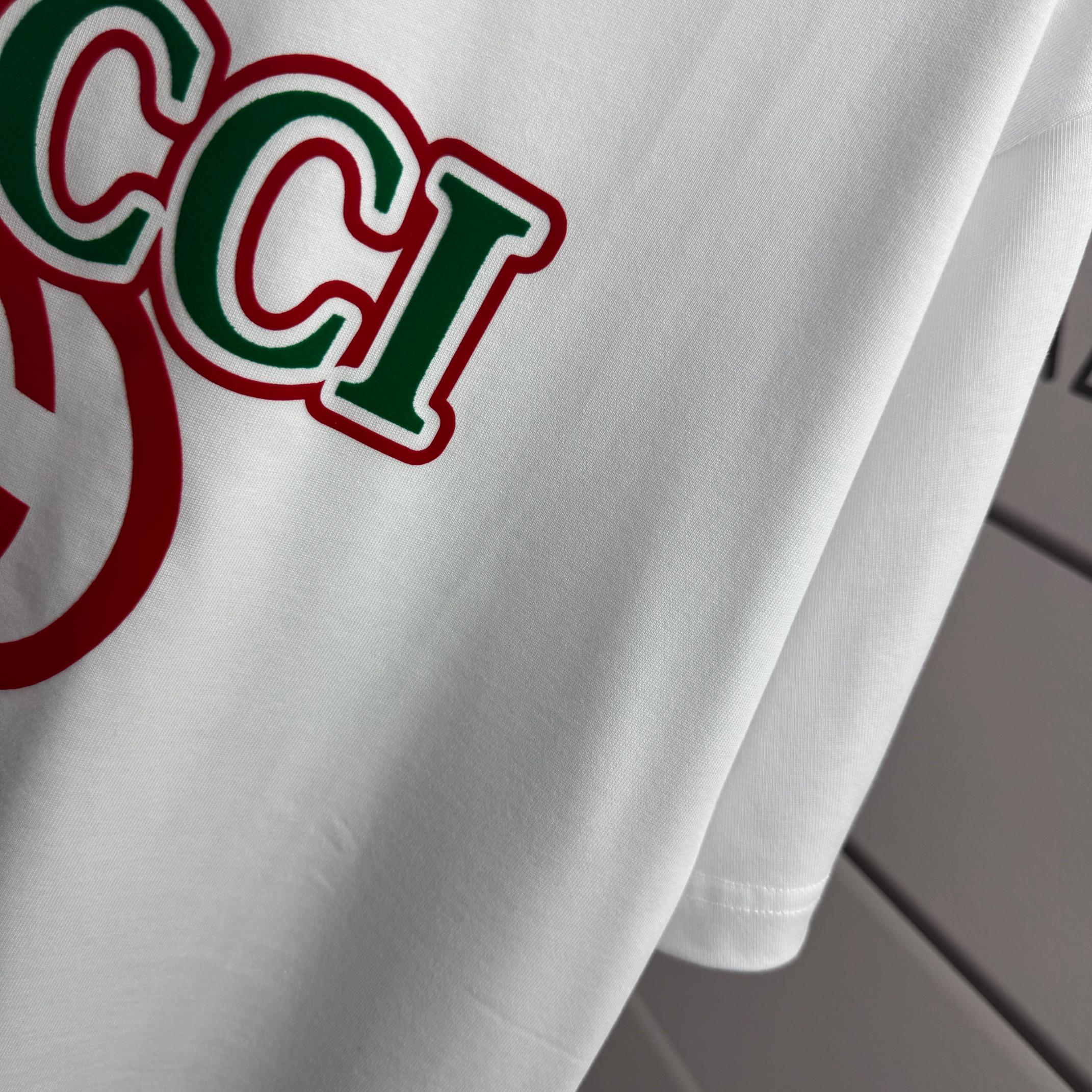Gucci # Gu* 古驰*2026春夏新款 双G胸前Gucci字母立体拼色植绒 短袖T恤 定制双纱平纹纯棉面料