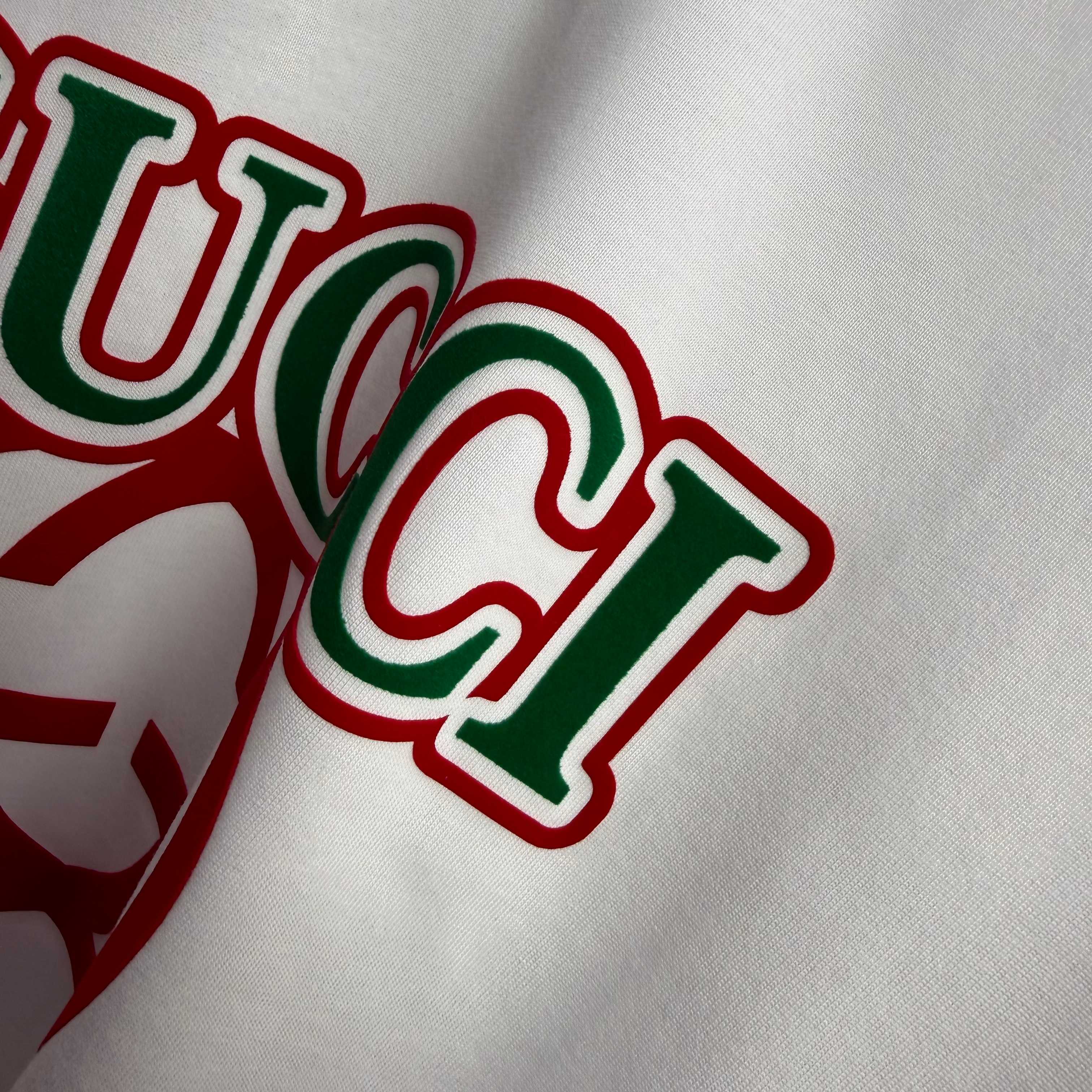 Gucci # Gu* 古驰*2026春夏新款 双G胸前Gucci字母立体拼色植绒 短袖T恤 定制双纱平纹纯棉面料