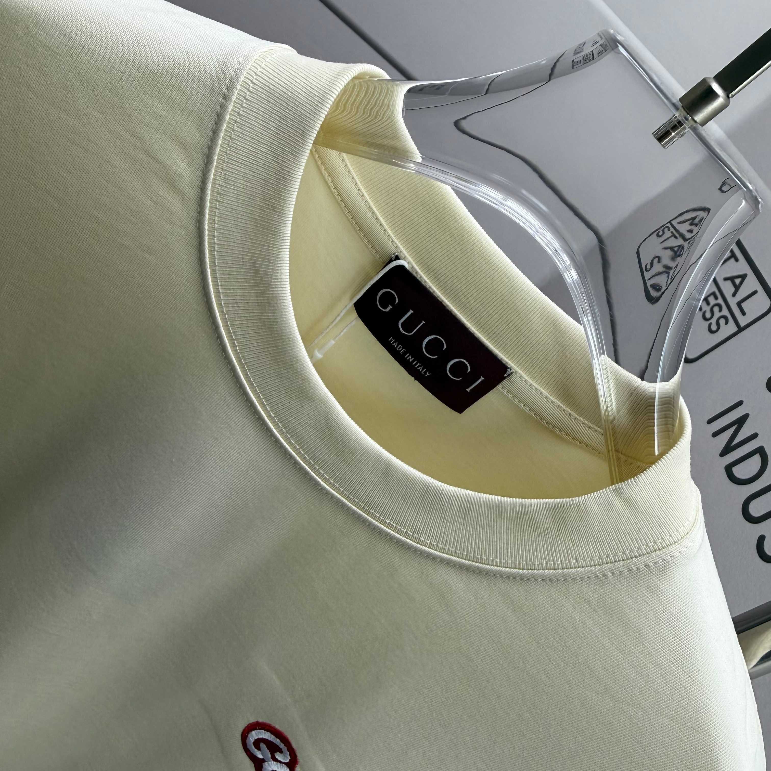Gucci # Gu* 古驰*2026春夏新款 双G胸前Gucci字母刺绣工艺 +印花 短袖T恤 定制双纱平纹纯棉面料