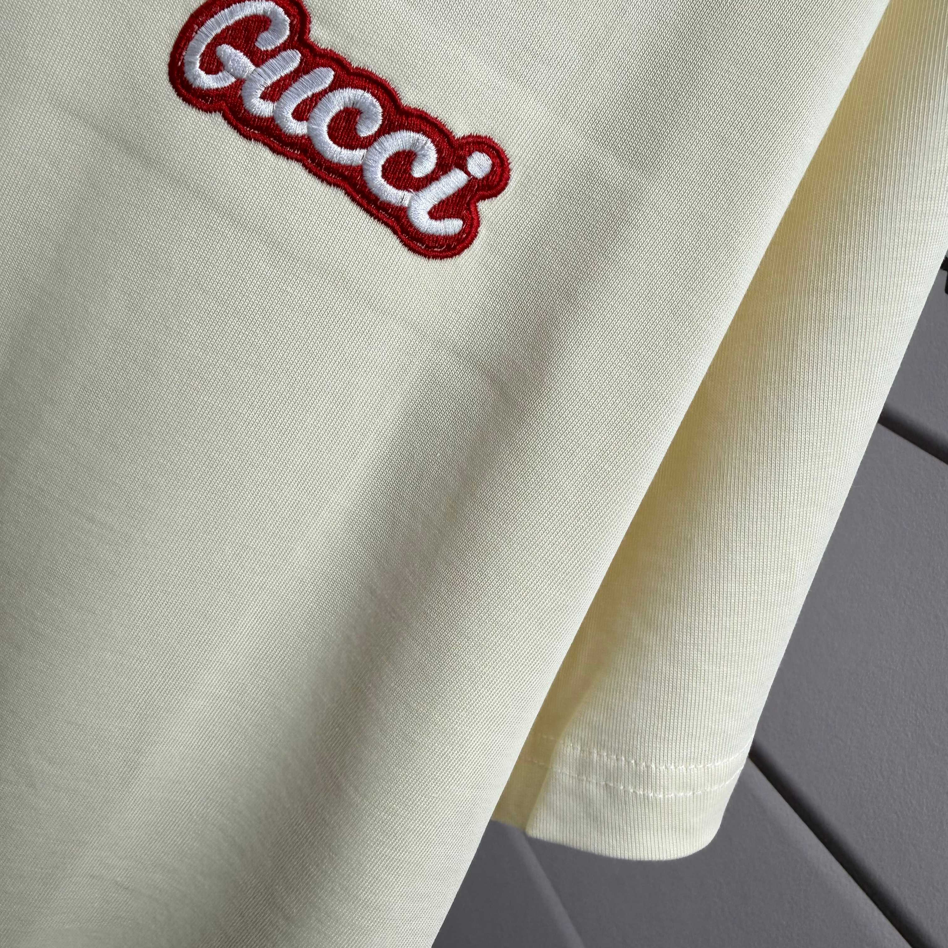 Gucci # Gu* 古驰*2026春夏新款 双G胸前Gucci字母刺绣工艺 +印花 短袖T恤 定制双纱平纹纯棉面料