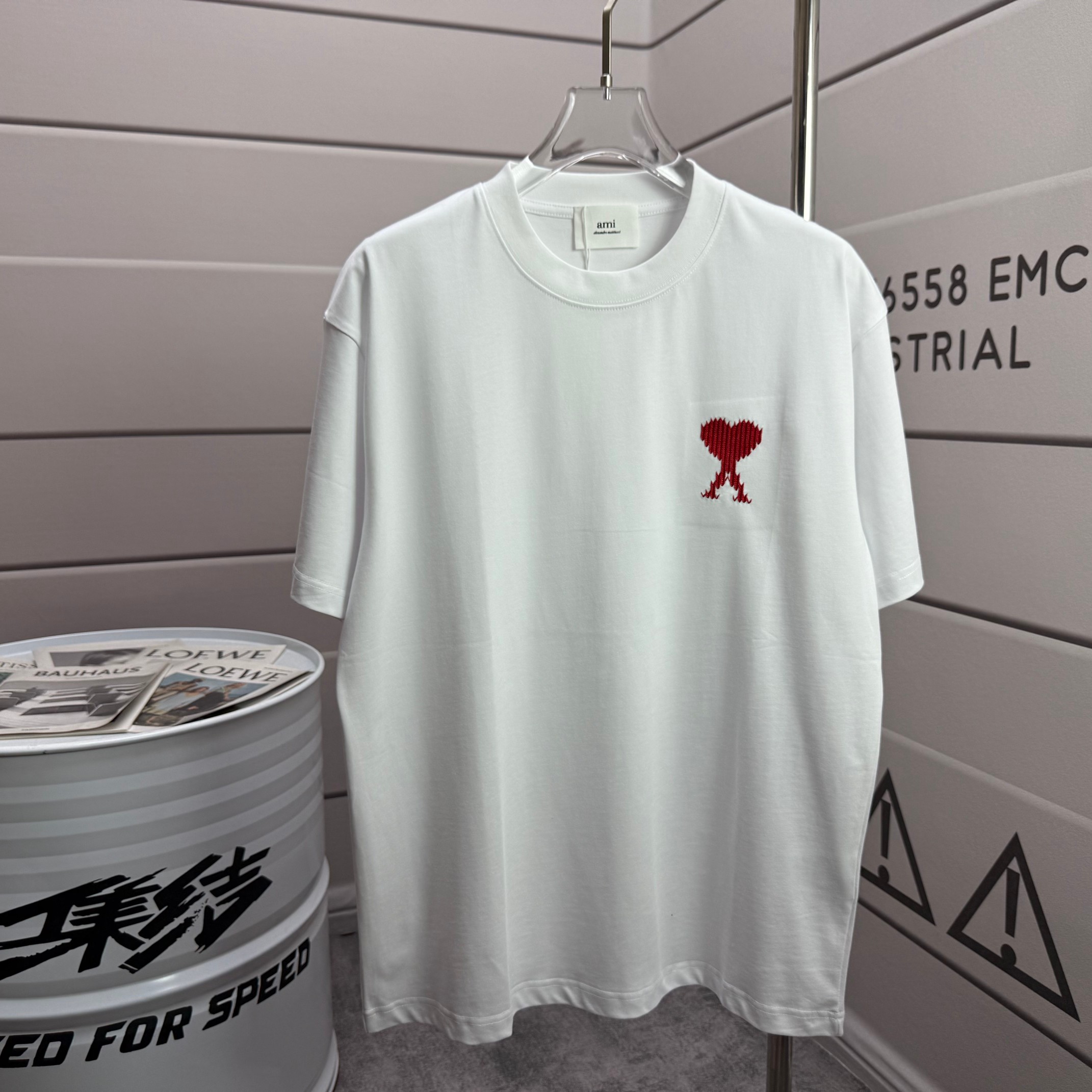 Ami Paris # Ami 爱心 2026春夏款 简约立体刺绣新款大爱心个性logo 定制双纱平纹纯棉面料 短袖T恤
