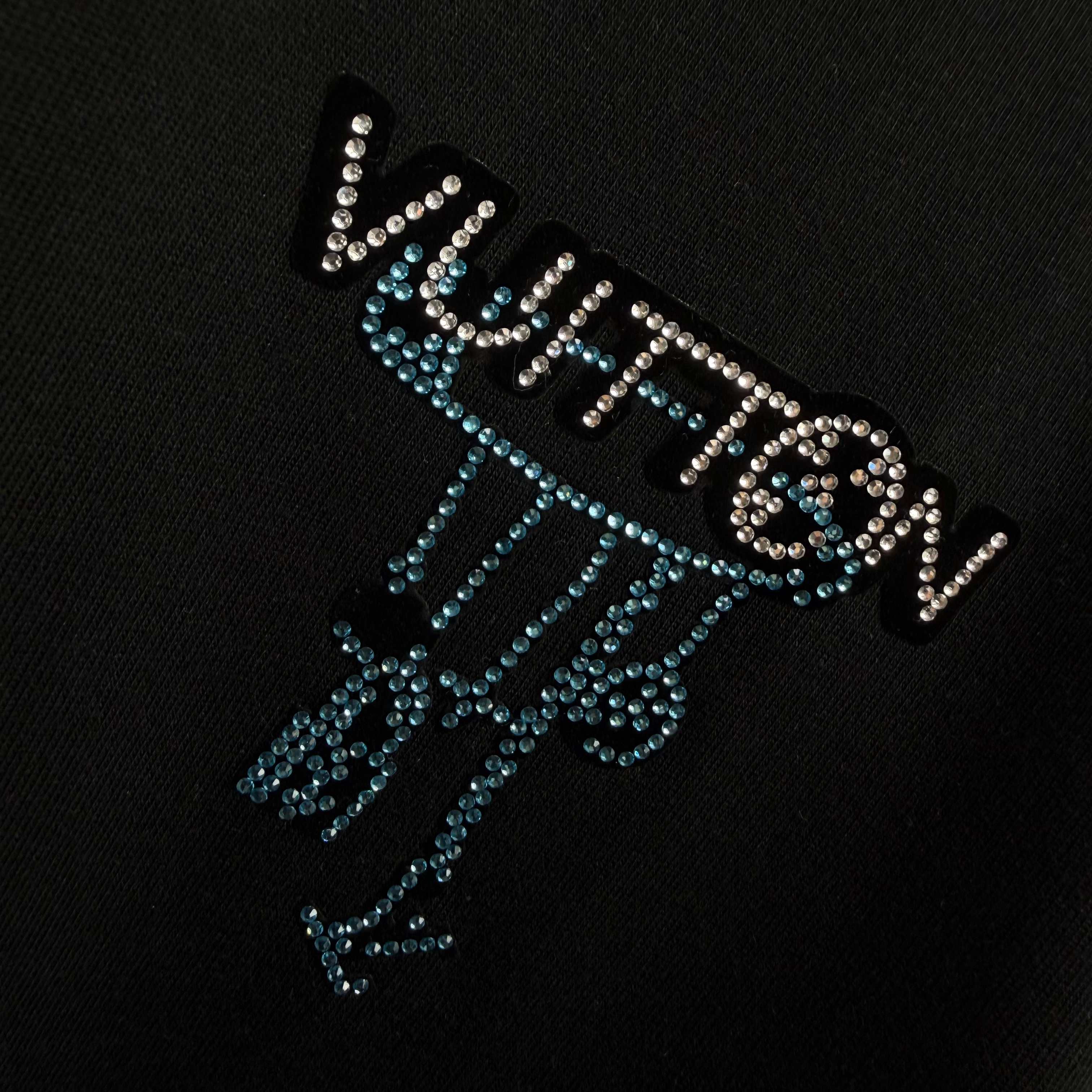 Louis Vuitton # 1v 路易*2026春夏新款 大lv字母立体植绒工艺+烫钻设计 定制双纱平纹纯棉面料 短袖T恤