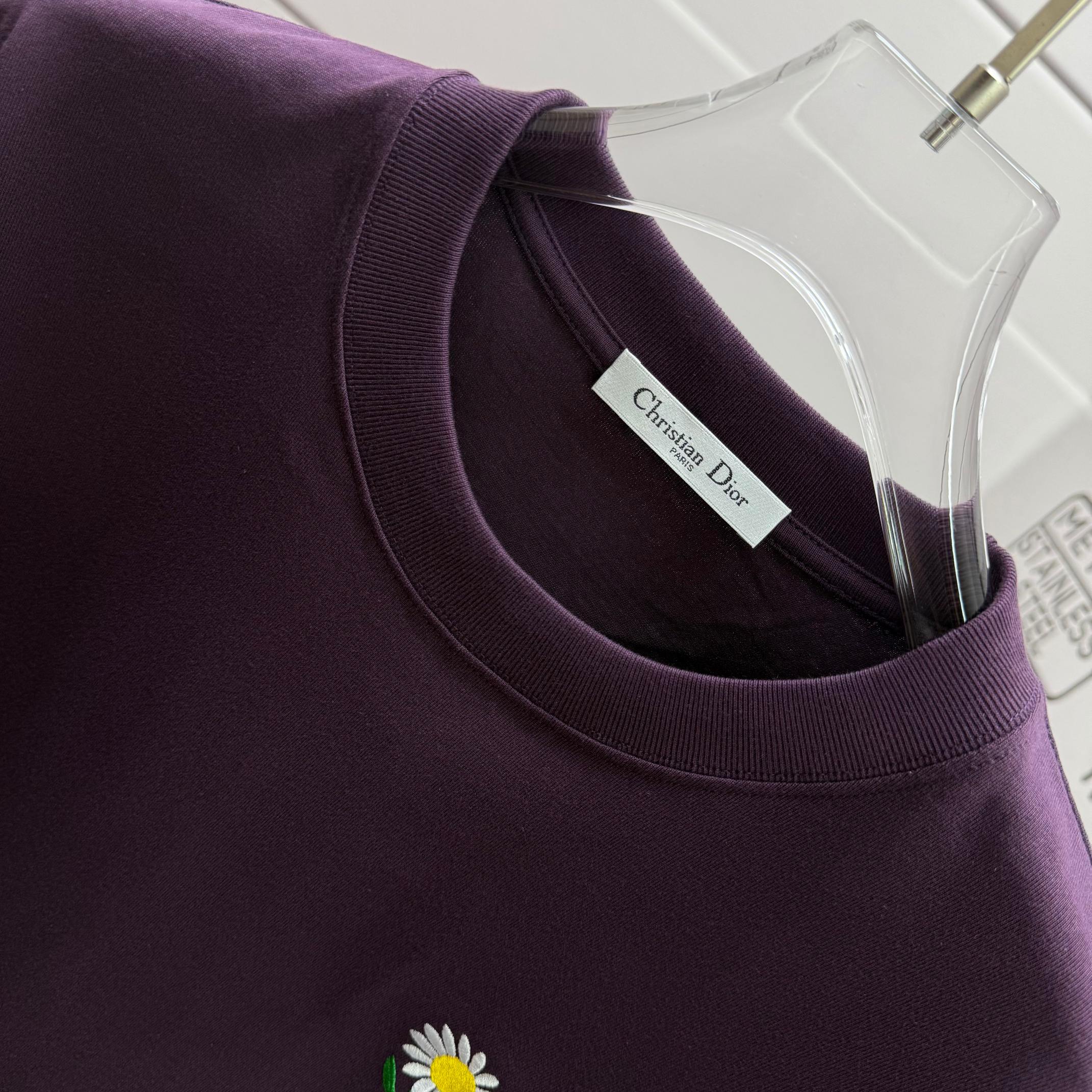 Dior # Dio* 克里斯蒂迪奥 2026春夏新款 字母简约刺绣工艺 简约大方 定制双纱平纹纯棉面料 短袖T恤