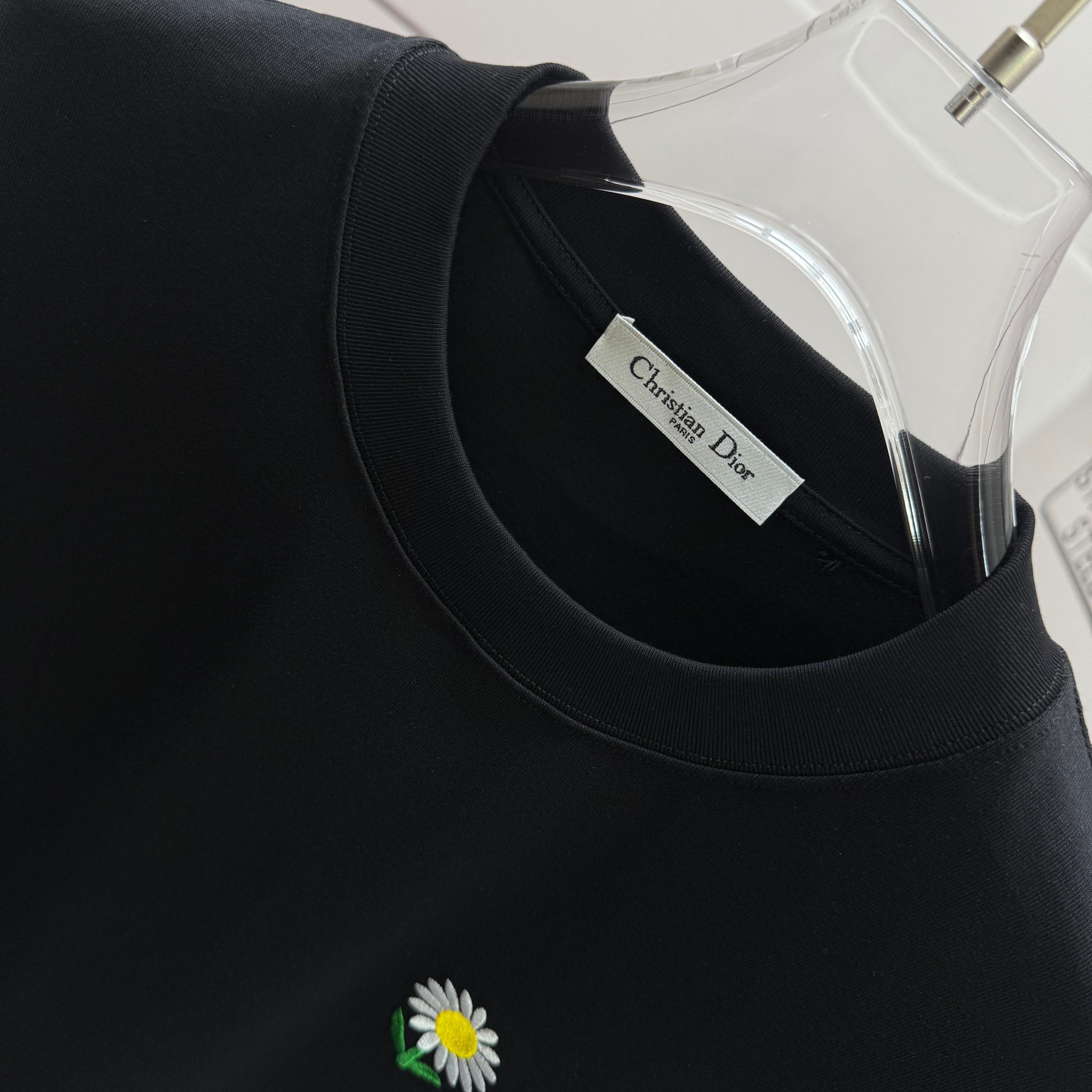 Dior # Dio* 克里斯蒂迪奥 2026春夏新款 字母简约刺绣工艺 简约大方 定制双纱平纹纯棉面料 短袖T恤