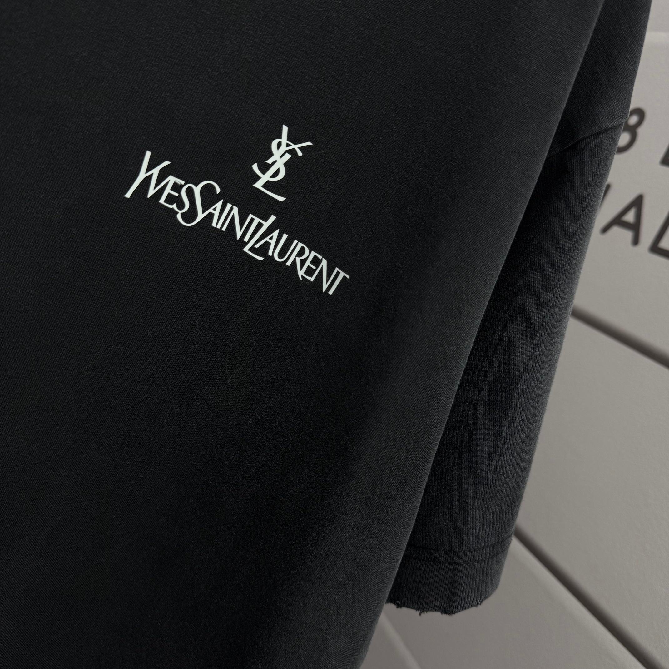 Saint Laurent # YS* 圣罗*兰2026春夏新款 洗水磨破320克圆领短袖tee 宽松版