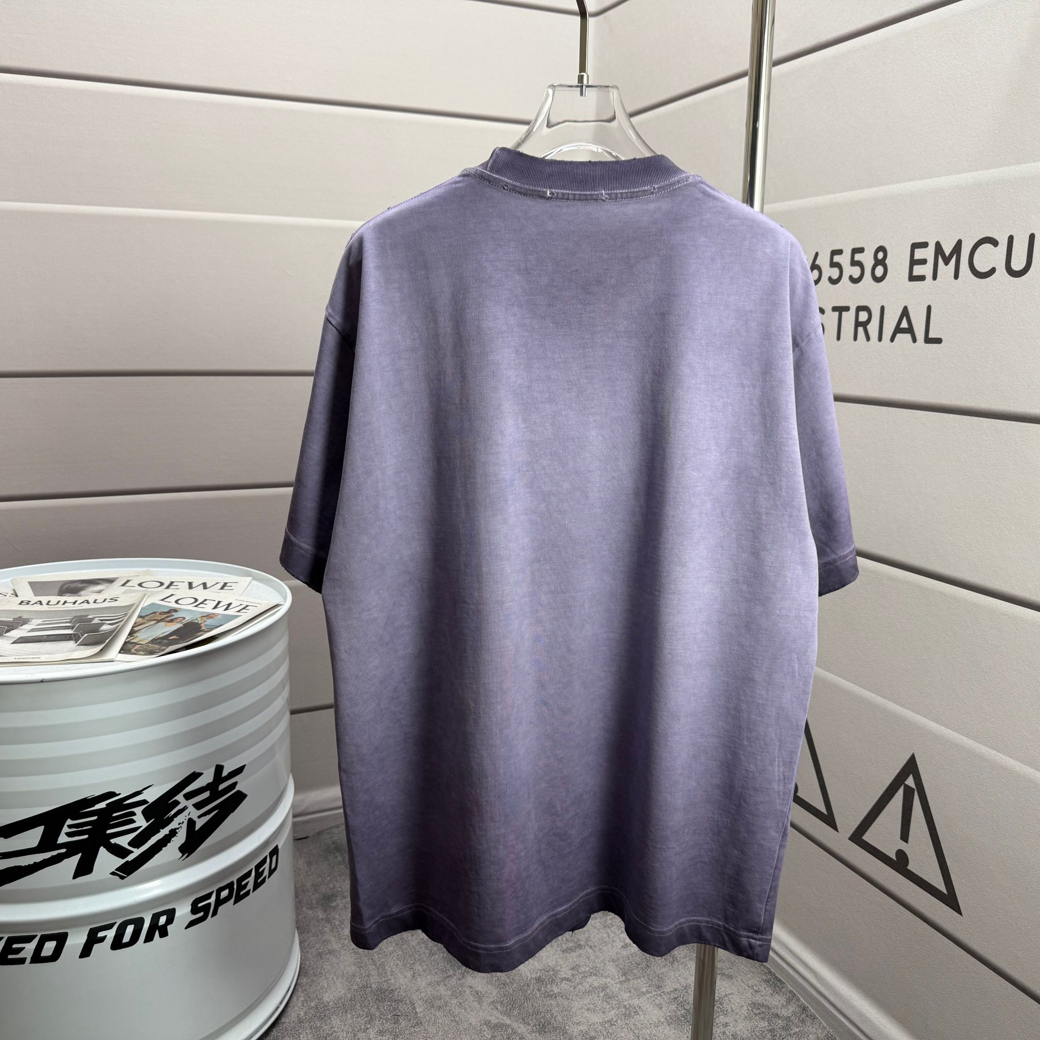Balenciaga # 巴黎世* Balenciag*2026春夏新款 洗水磨破320克圆领短袖tee 宽松版
