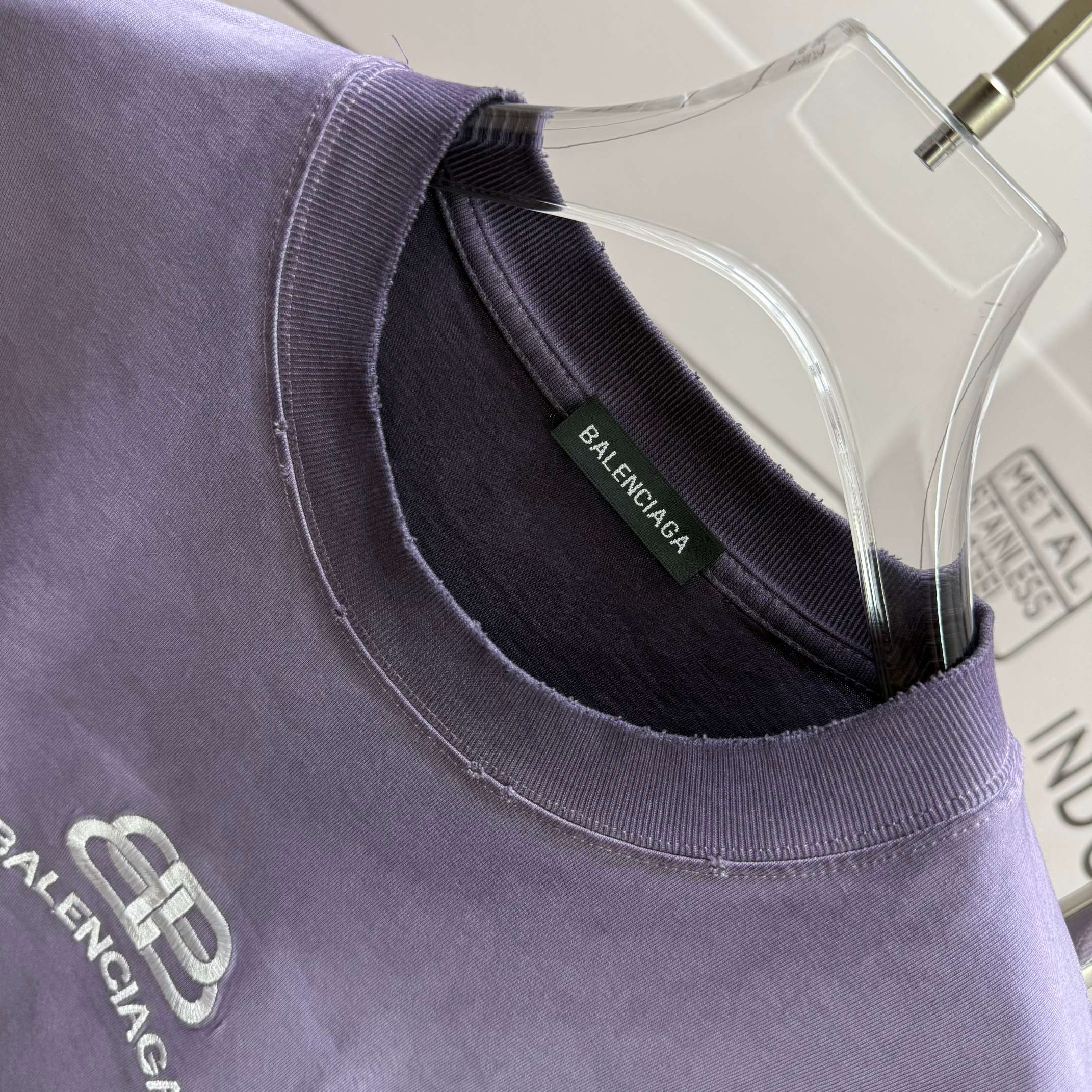 Balenciaga # 巴黎世* Balenciag*2026春夏新款 洗水磨破320克圆领短袖tee 宽松版