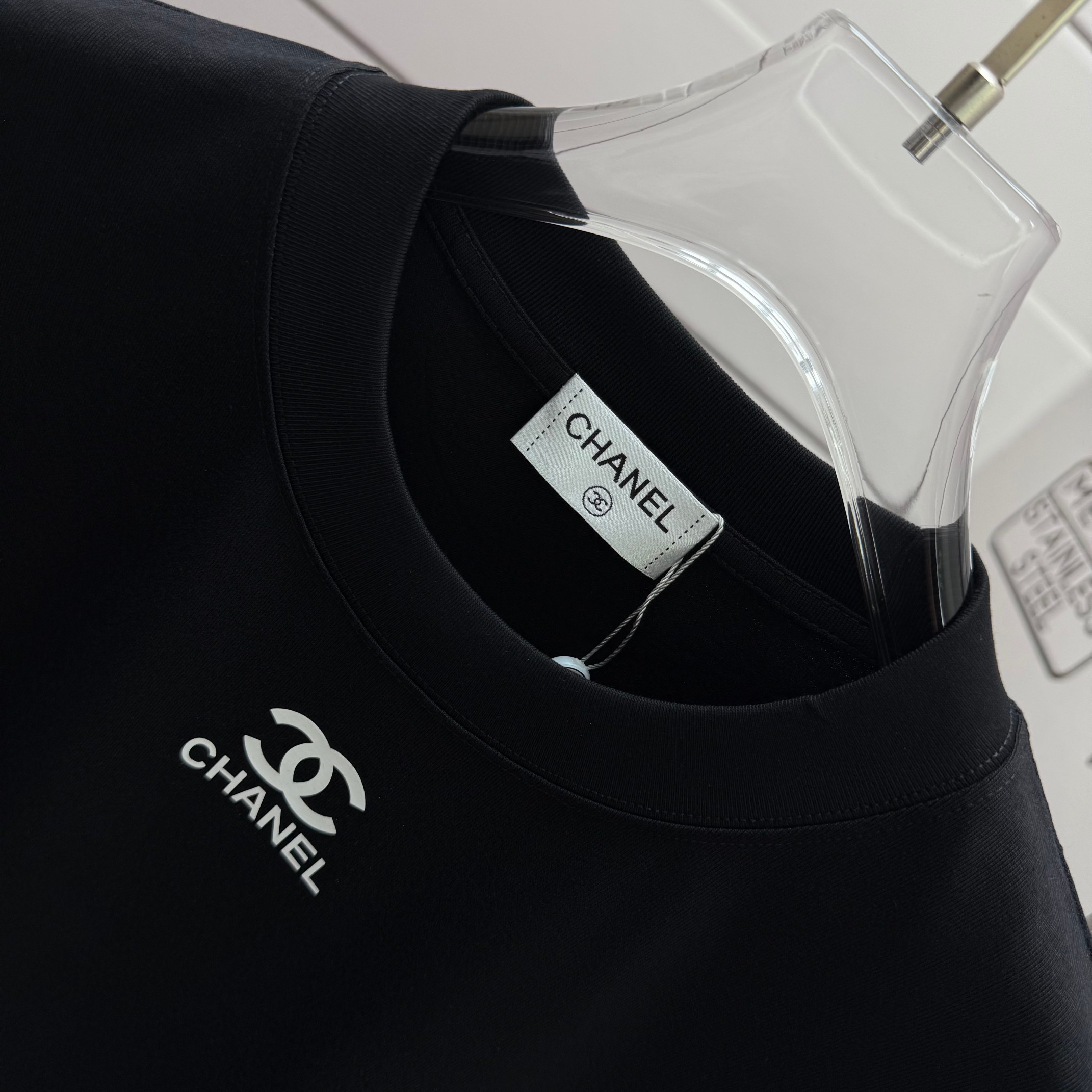 Chanel # CHANE*香奈*儿 2026春夏新款 字母 立体厚板硅胶工艺 定制双纱平纹纯棉面料 短袖T恤
