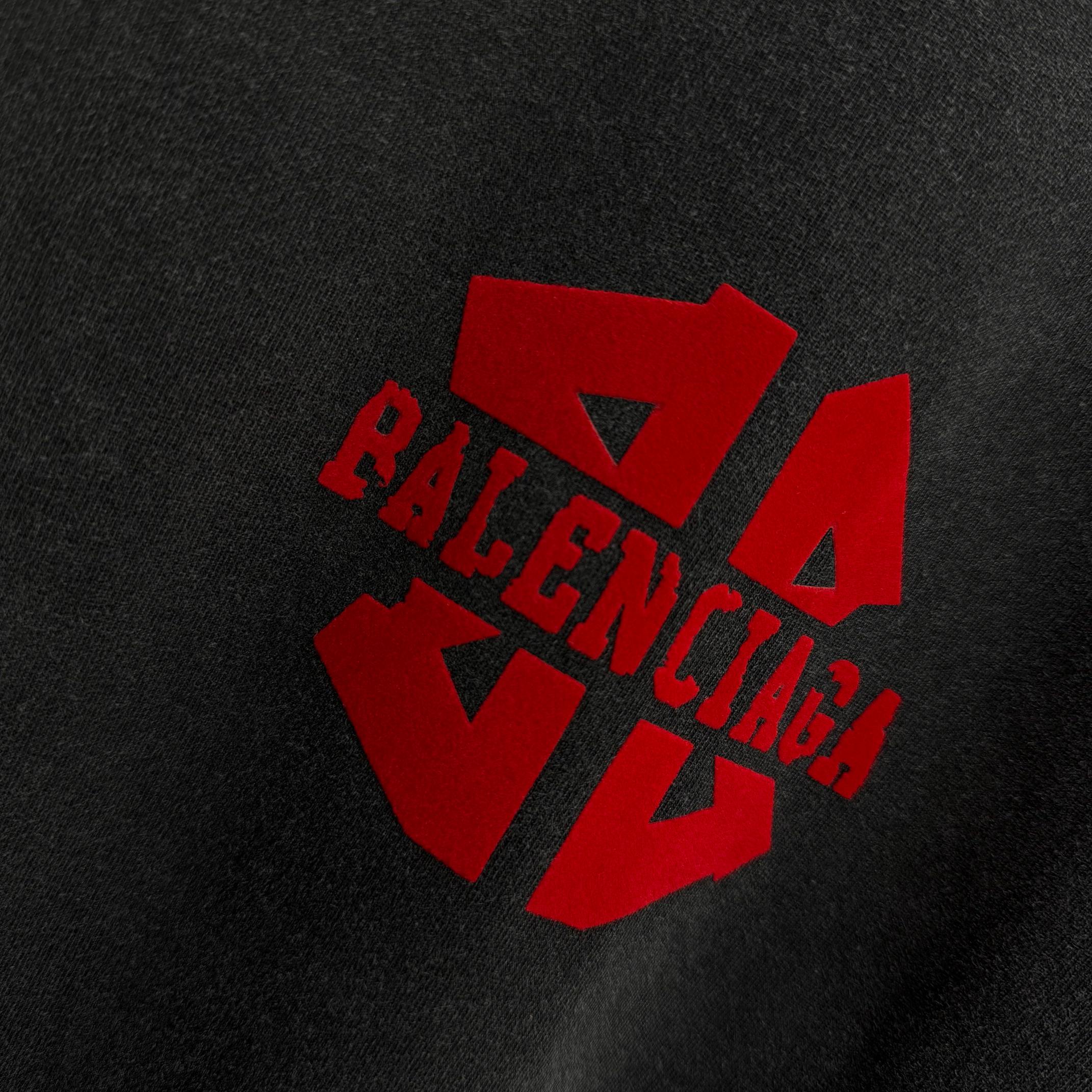 Balenciaga # 巴黎世* Balenciag*2026春夏新款 洗水磨破320克圆领短袖tee 宽松版 植绒工艺